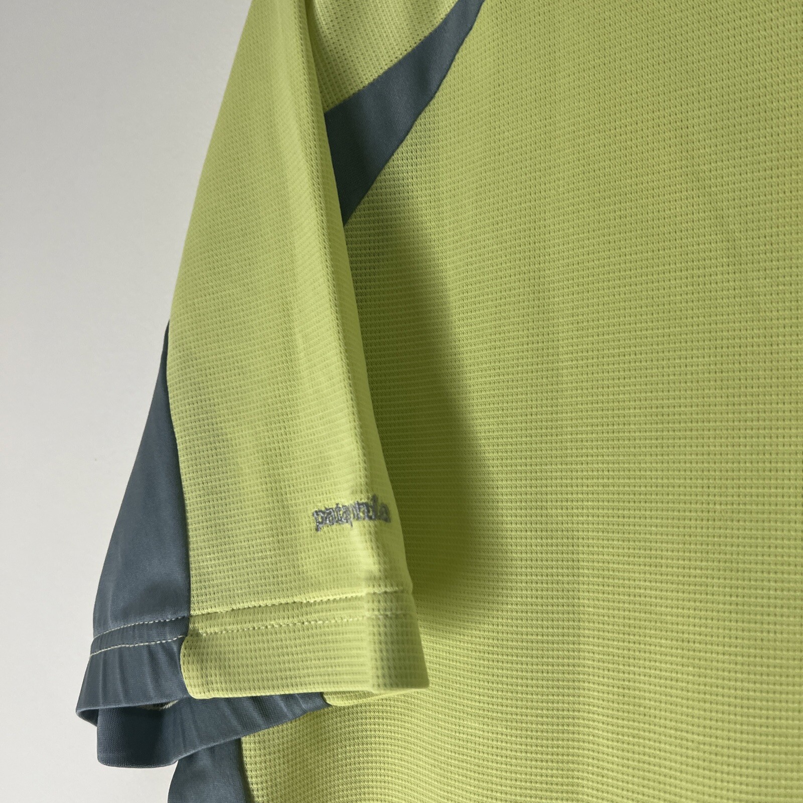 Patagonia Dirt Craft Bike Jersey Men’s Large Short Sleeve Green Shirt Base Layer