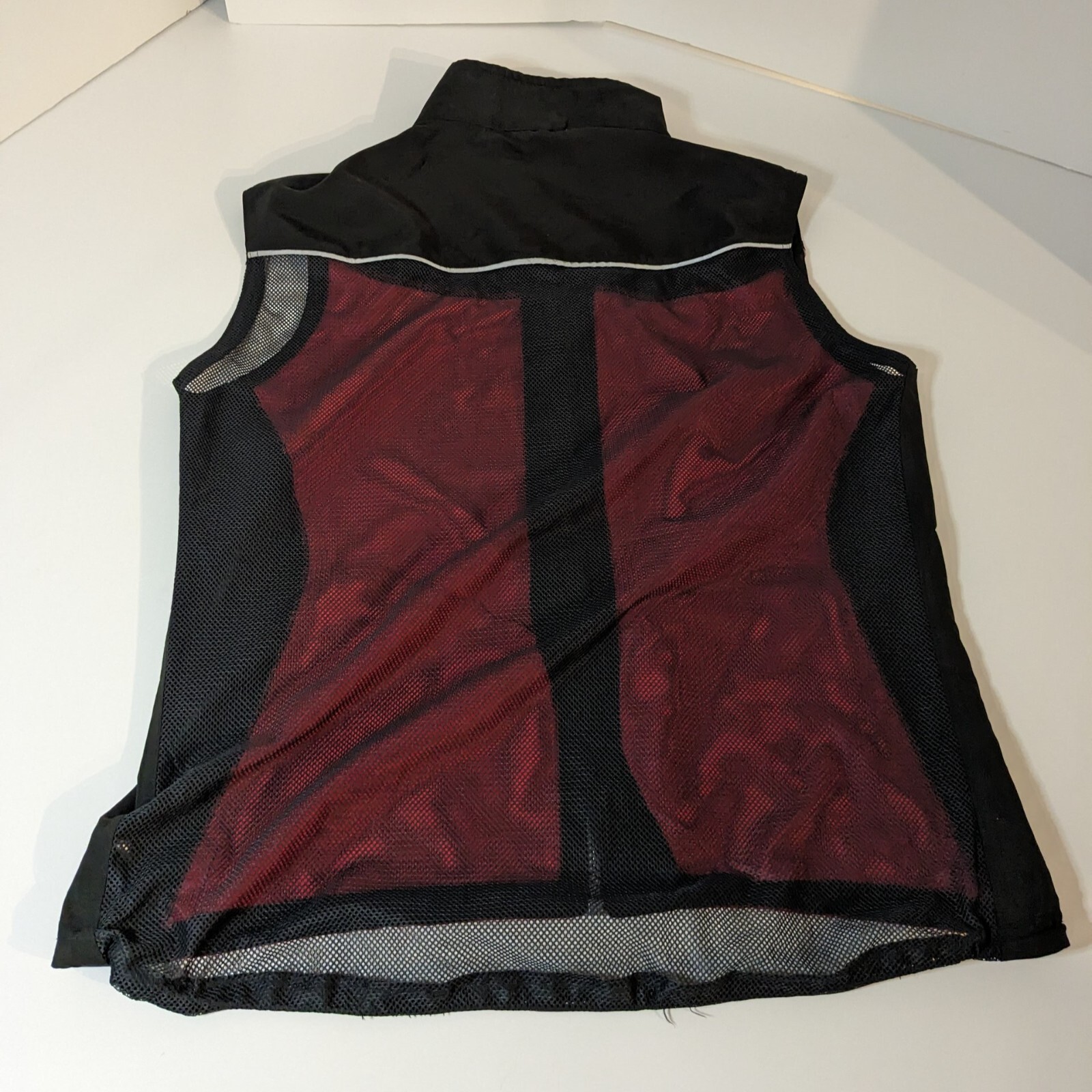 Shebeest Women’s Medium Cycling Vest, Bike, Run, Packable, Mesh Back, Red, Black
