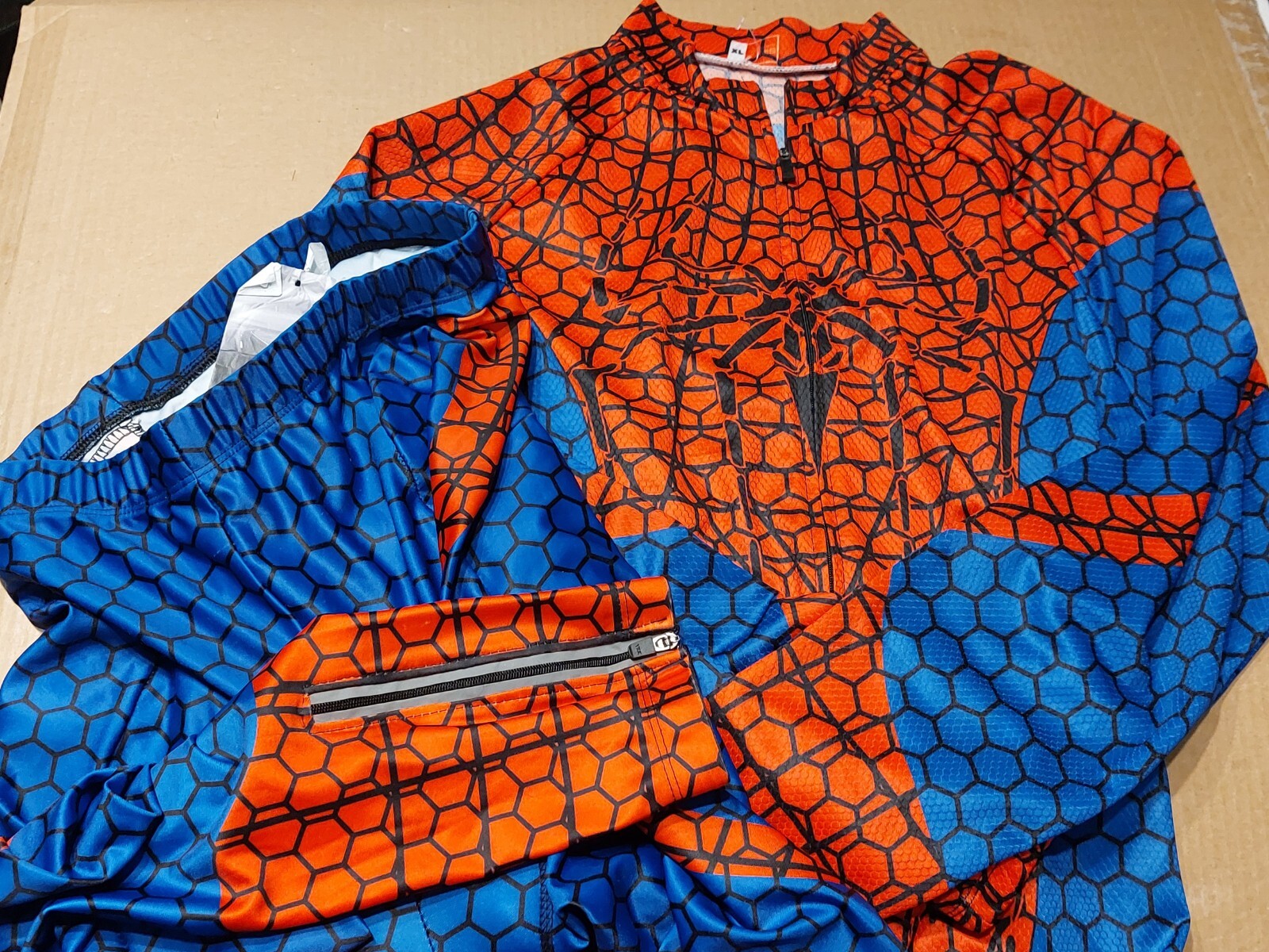 Men’s Spiderman Costume Cycling Jersey & Chamois Pants Long Sleeve 20.5″ Chest