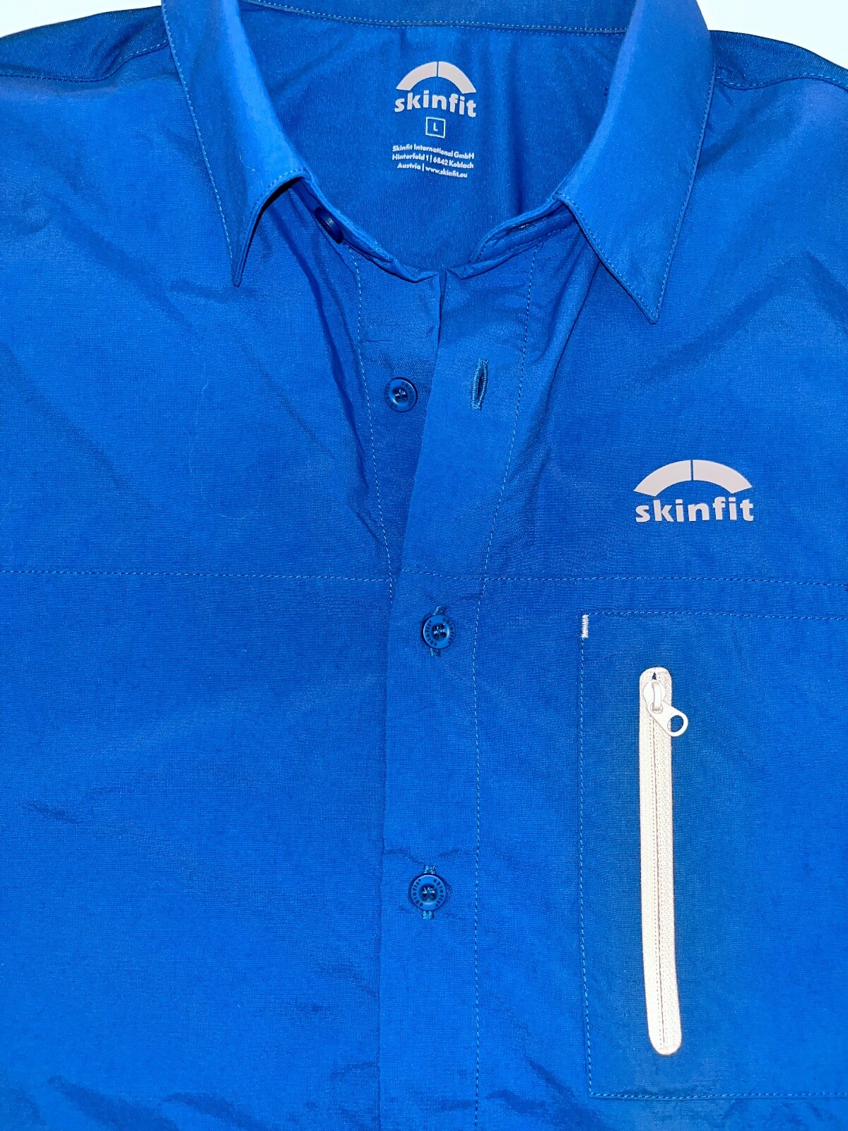 Skinfit Men’s Alvera Travel Shirt Sport Short Sleeve Button Stretch Blue Size L