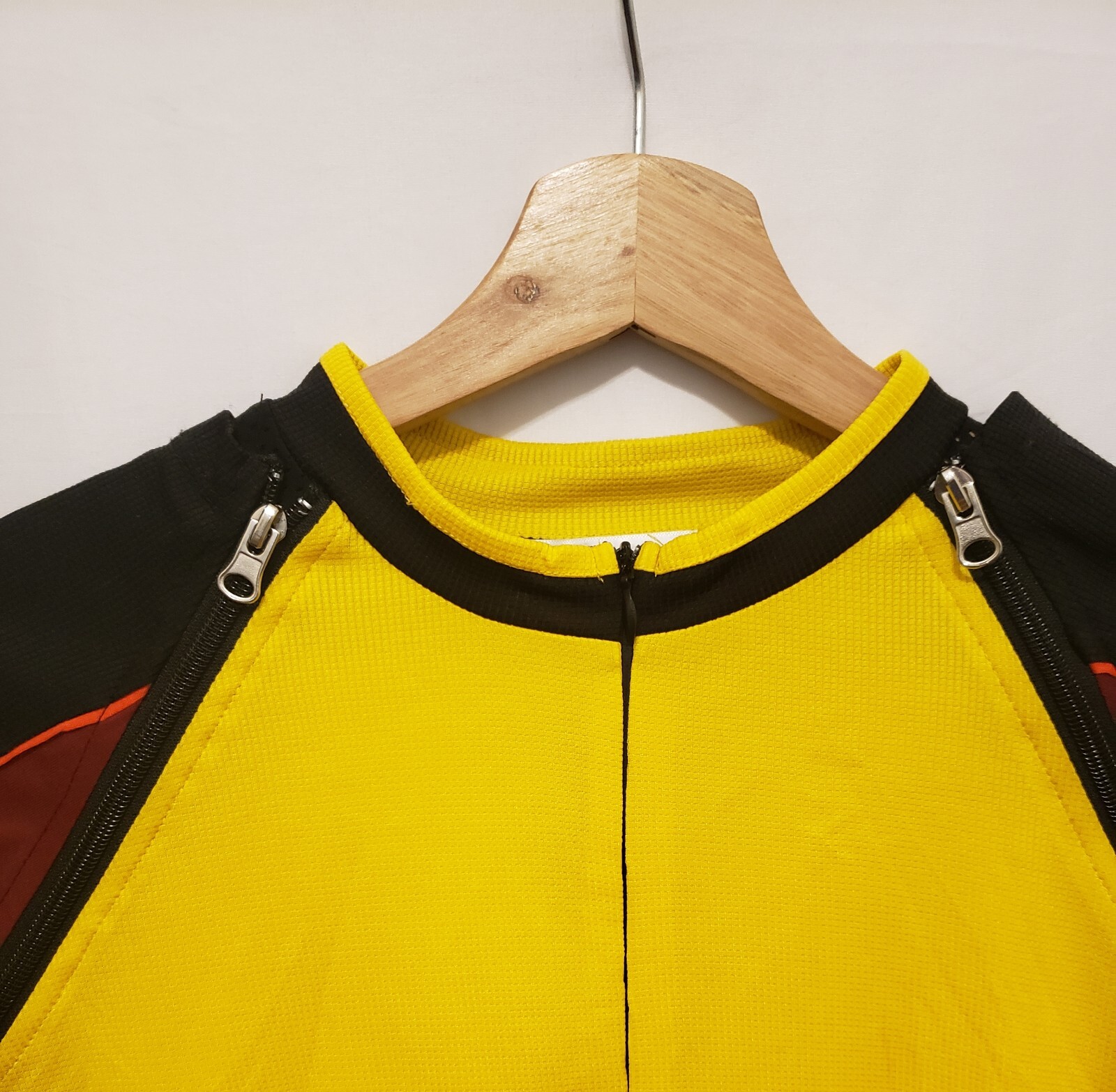 Seek The Label Cycling Jersey Women Small Yellow Maroon Removable Sleeve 1/4 Zip