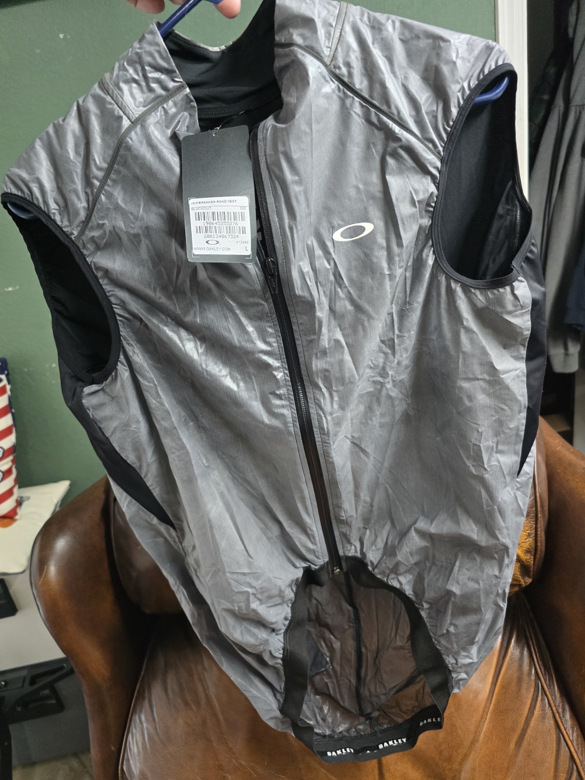 Brand New Blackout Oakley Jawbreaker Road Cycling Vest 412493 sz L