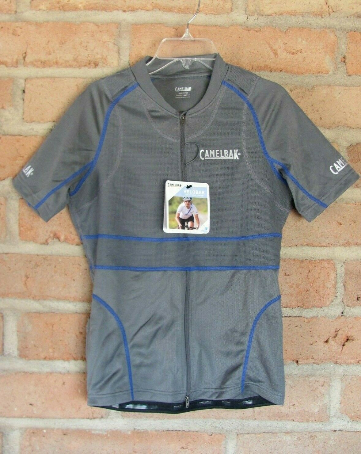 NEW CamelBak VeloBak Hydration Compression Cycling Jersey Gray 72oz Women’s Med