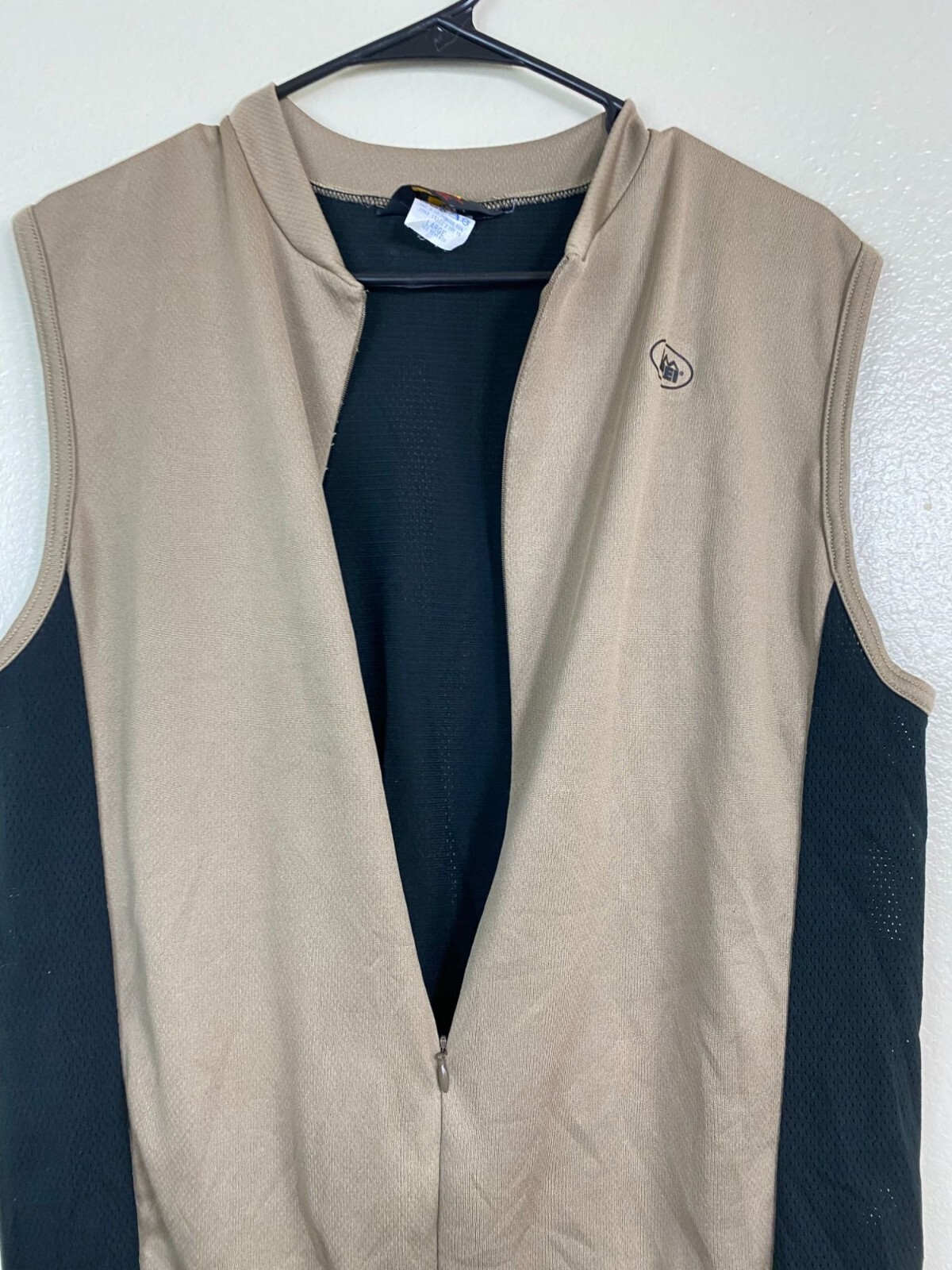 Vintage REI Mens Sleeveless Cycling Jersey size Large Tan Black Back Pockets USA