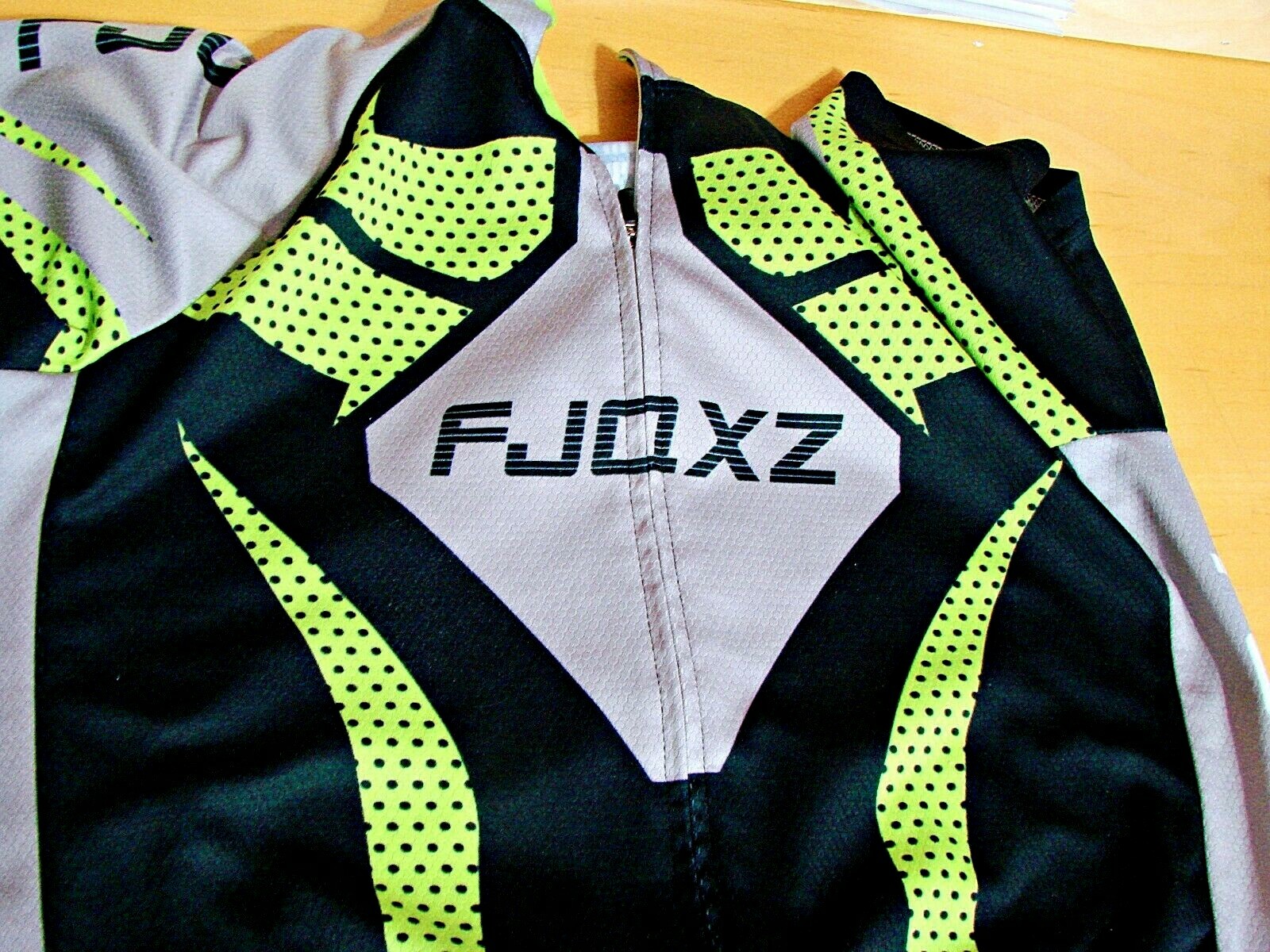 FJQXZ Mens Cycling Jersey Bike Wear 3 Pockets Windproof Breathable Size Large
