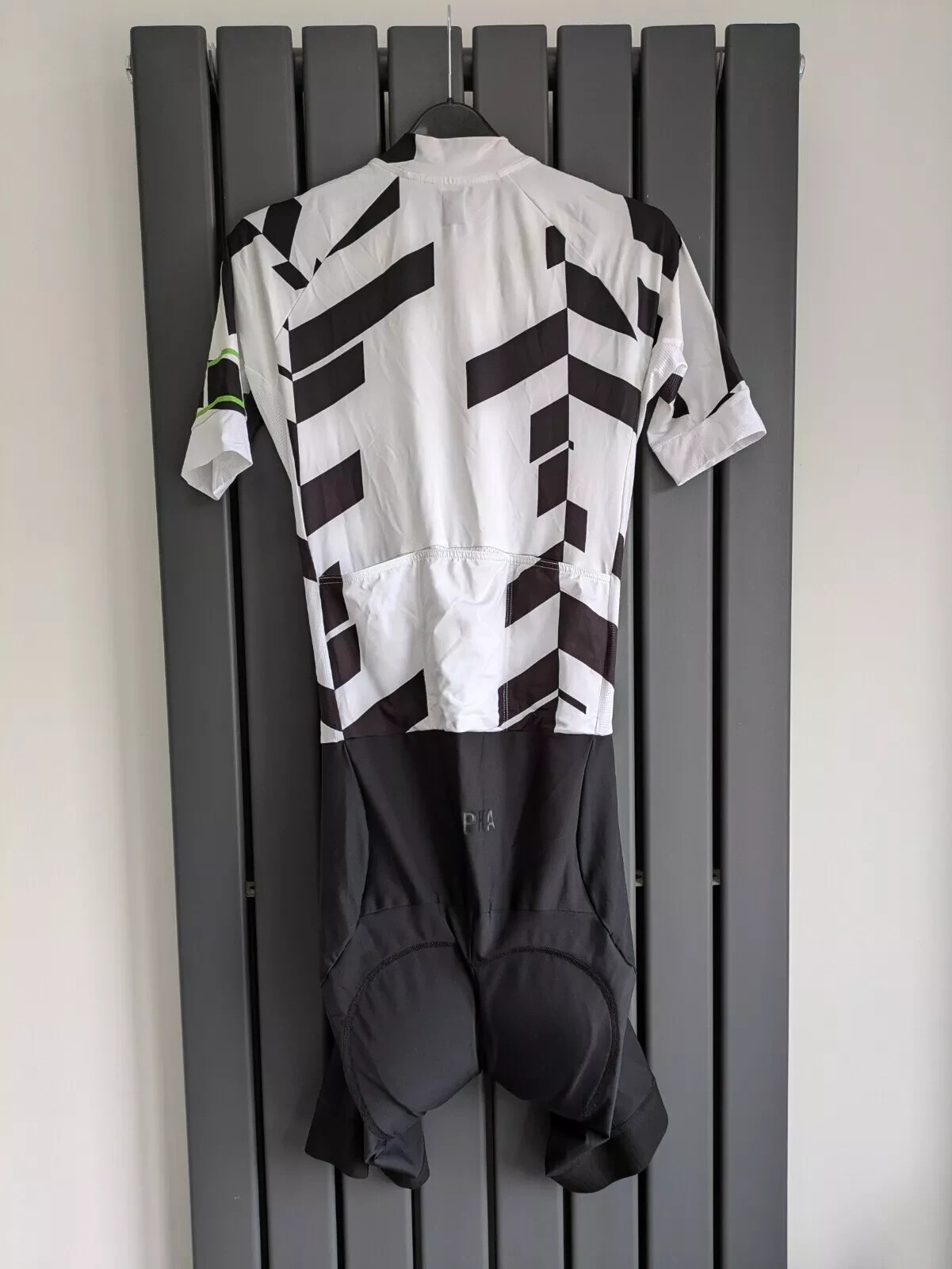 BNWT WHITE DATA PRINT RAPHA PRO TEAM CYCLING SHORT SLEEVE SKIN/AEROSUIT MEDIUM
