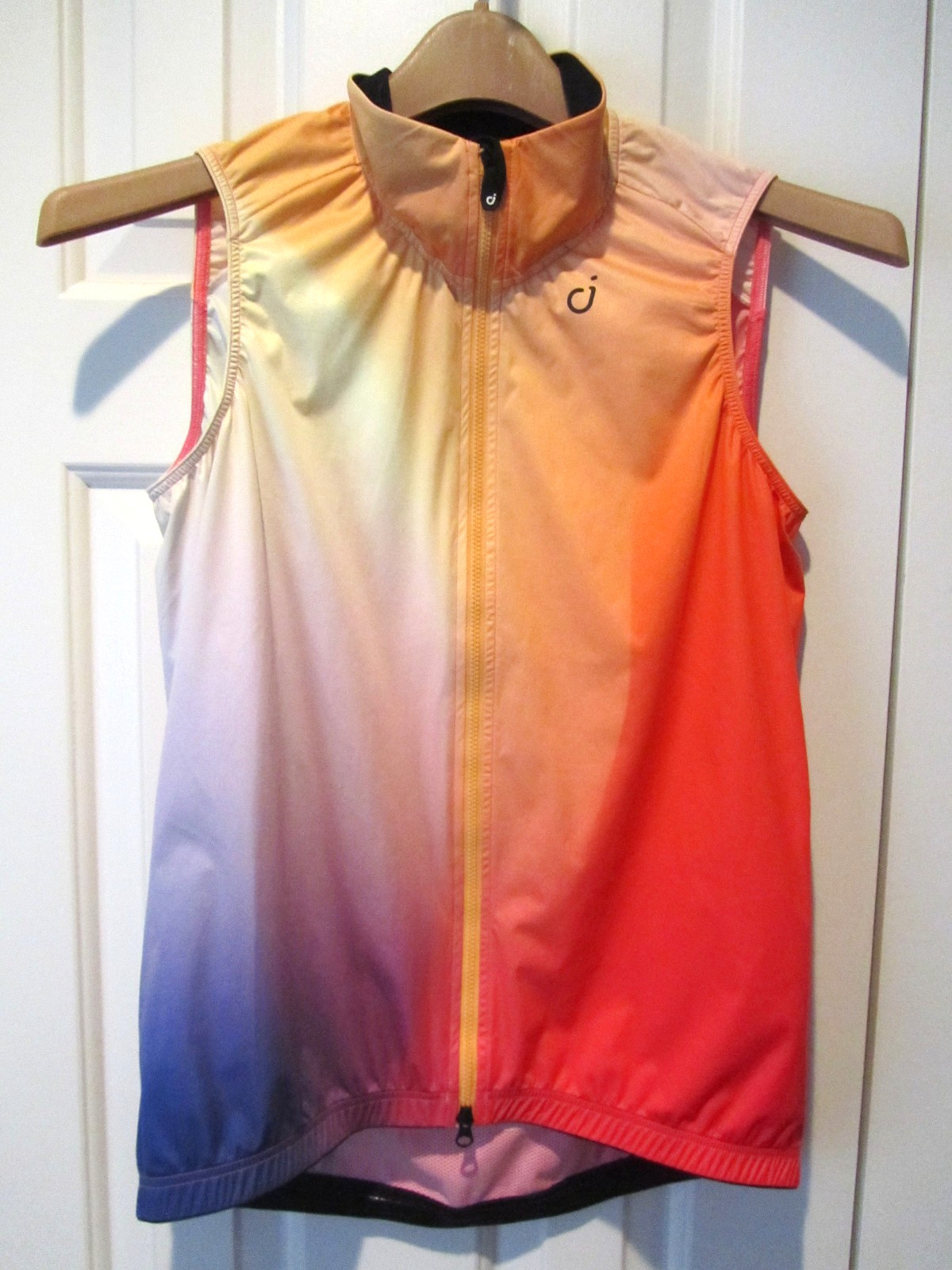 VELOCIO Women’s “Sunrise Blur” Zippered Wind Vest Size Medium 18″ P-P