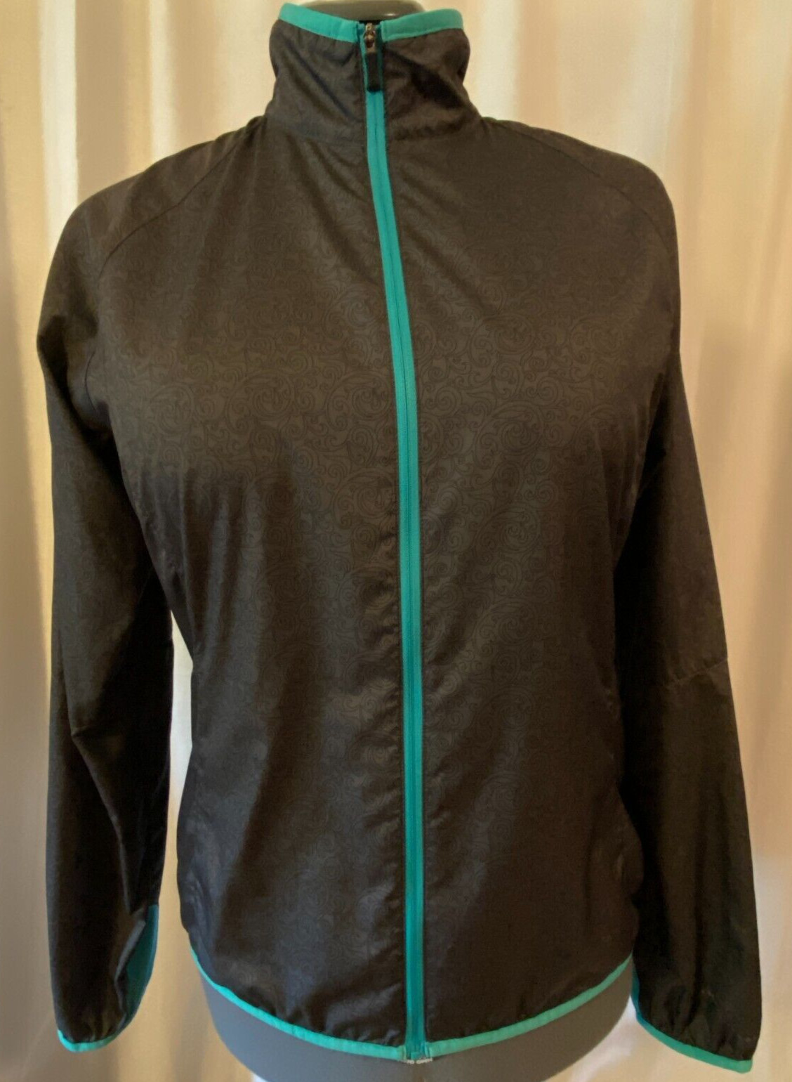 REI LIGHTWEIGHT BIKING SHELL, Black & teal. Media port. PACKABLE! Women’s Med