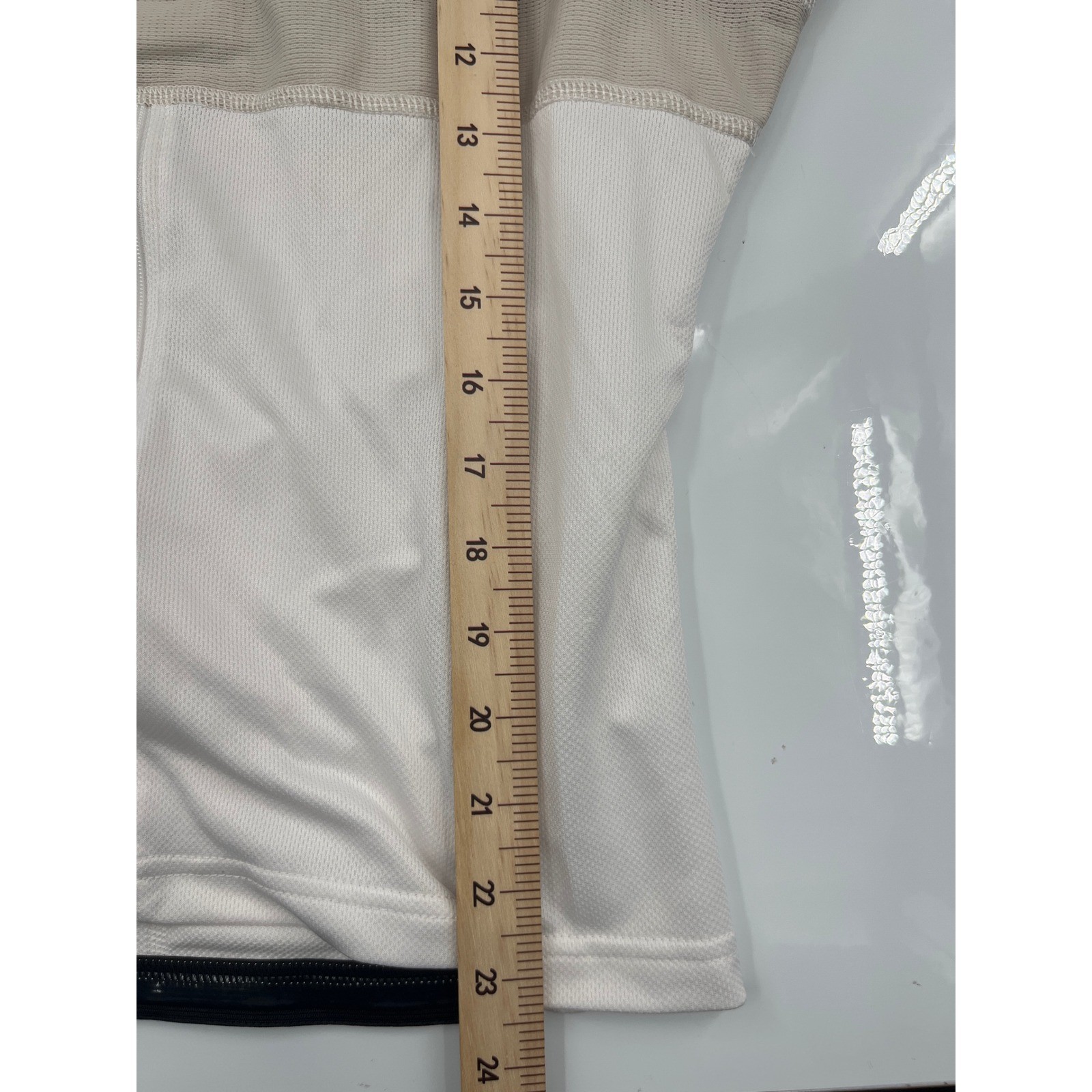 Vintage CamelBak Women’s Base Layer Cycling Jersey White Tan Quarter Zip SS L