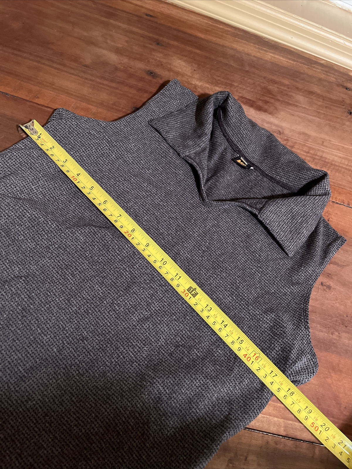 REI Cycling Shirt Adult L Black and gray Sleeveless Collared