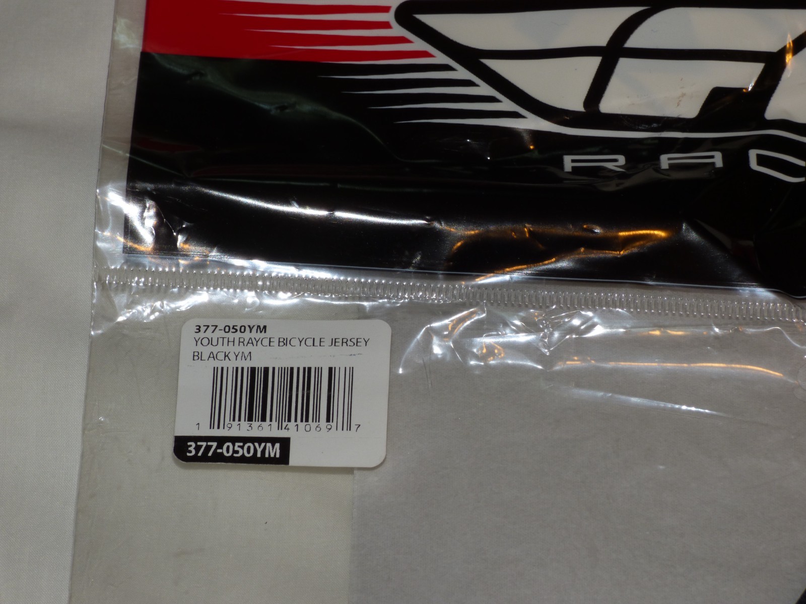 New FLY RACING Youth Medium RAYCE Jersey BLACK Athletic Fit NIP Bicycle Bike