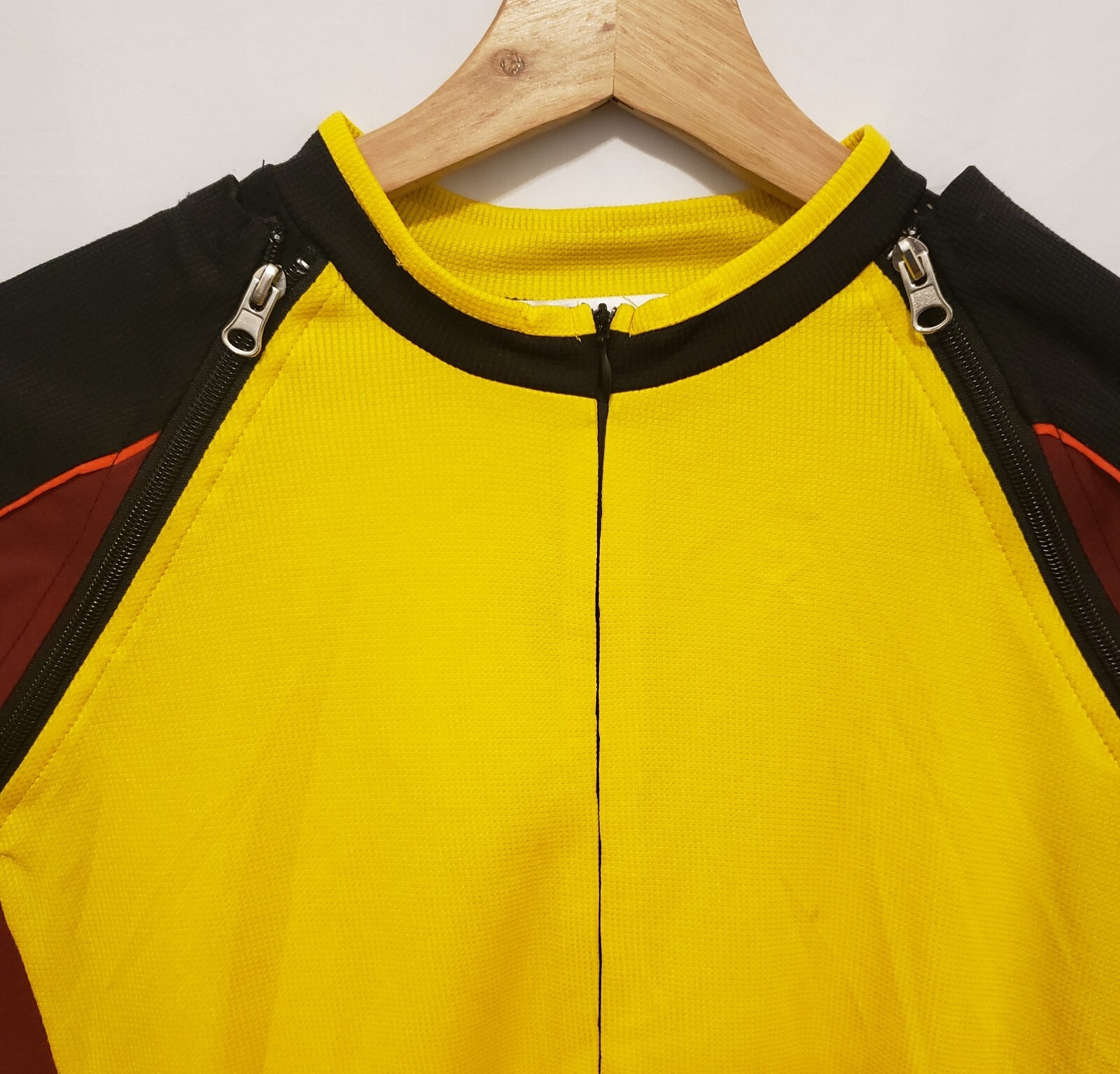 Seek The Label Cycling Jersey Women Small Yellow Maroon Removable Sleeve 1/4 Zip