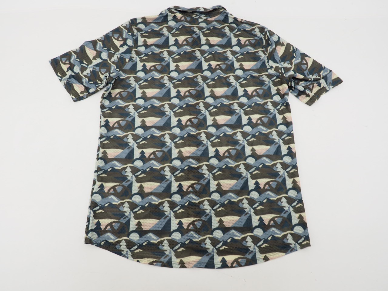 NEW! Pearl Izumi Men’s Canyon Tech Snap Jersey Size Medium Camo Gearpeak