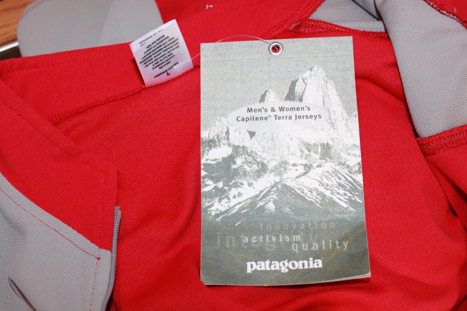 Patagonia Cycling Jersey Women’s Large Red Gray 1/2 Zip S/S USA MADE
