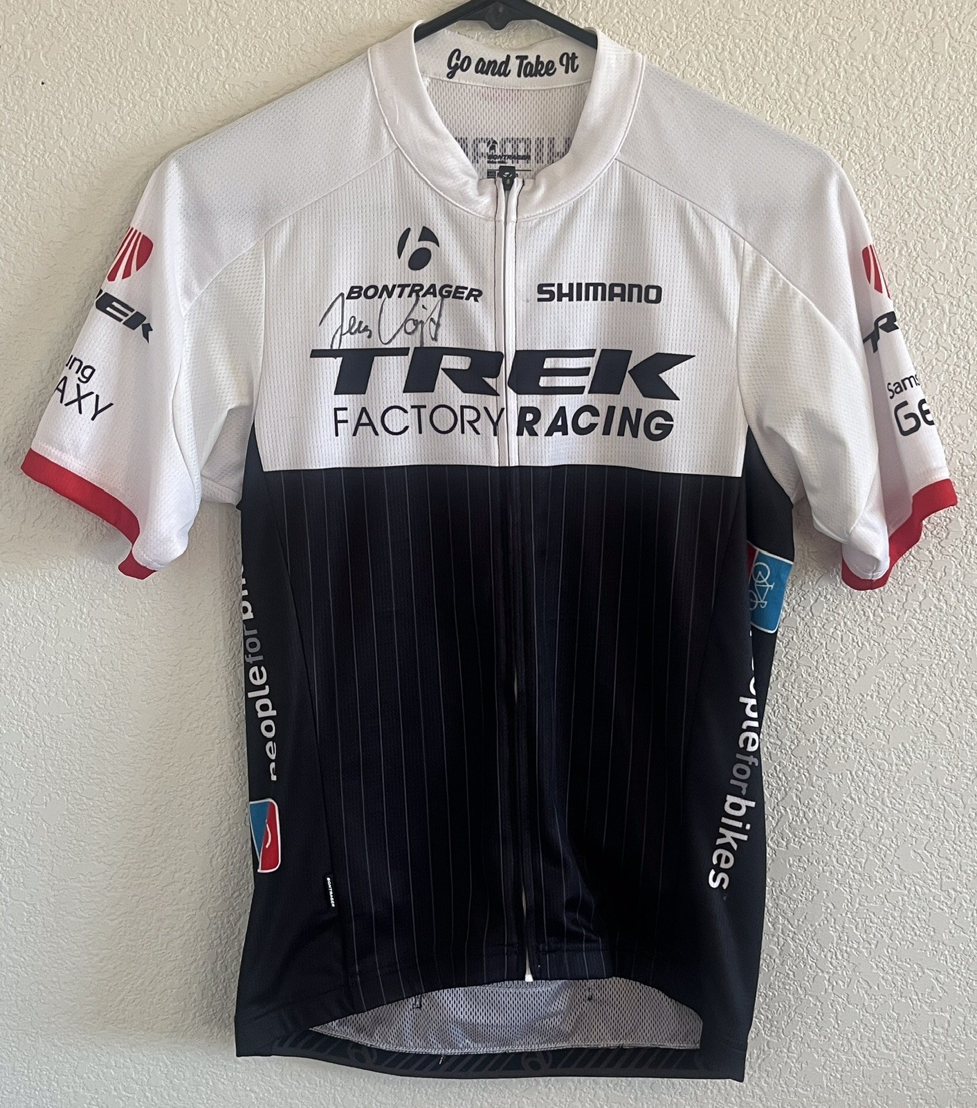 Trek Factory Racing Jersey *Signed by Jens Voigt* Mens MEDIUM Bontrager