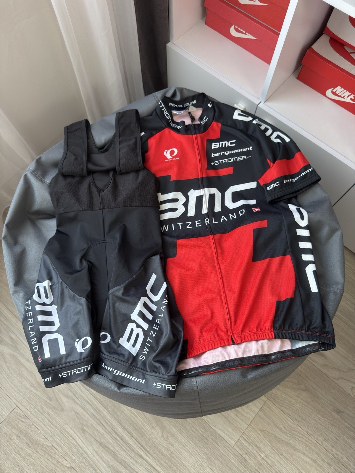PEARL IZUMI CYCLING JERSEY AND BIB SHORTS BMC SWITZERLAND ORIGINAL SIZE L