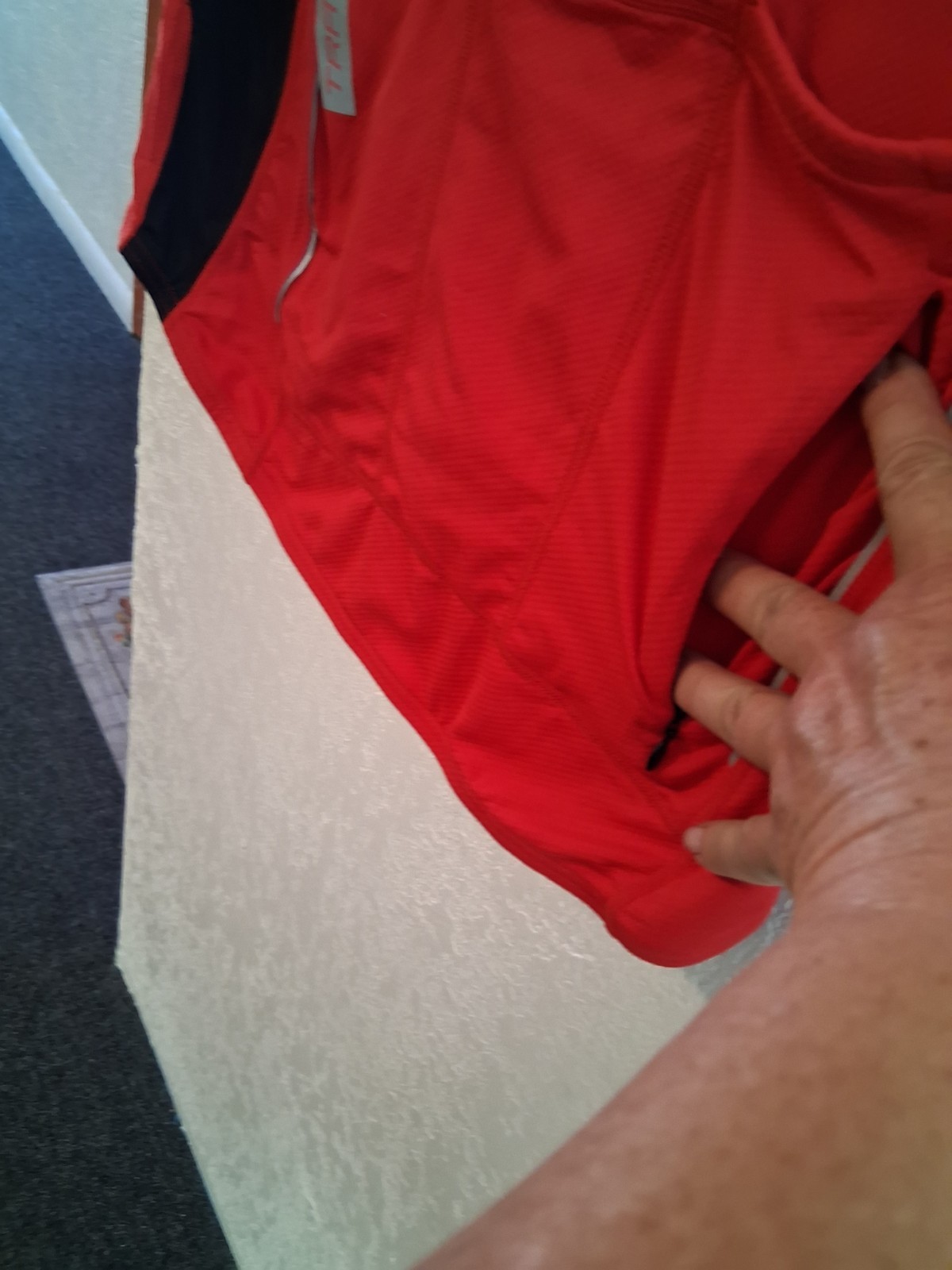 Trayl Size Medium Red & Black Bicycling Triathlon Back 3 Pocket Jersey Shirt