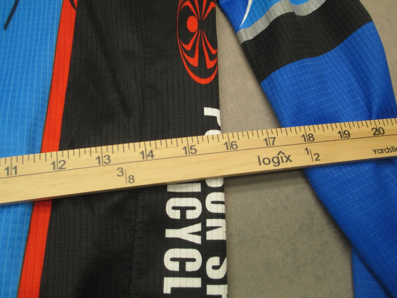 Hincapie Size M Mens Multicolor Cycling Compression Full Zip Athletic Jacket 569