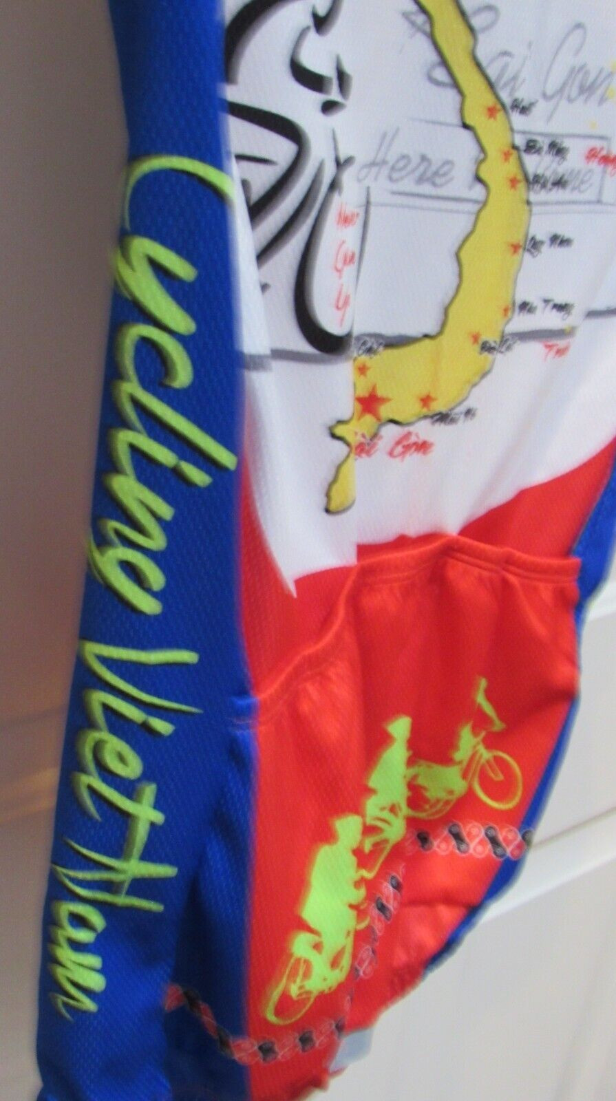 Cycling Jersey adult Size small Vietnam flag full zipper VGC Yin Yang Multicolor
