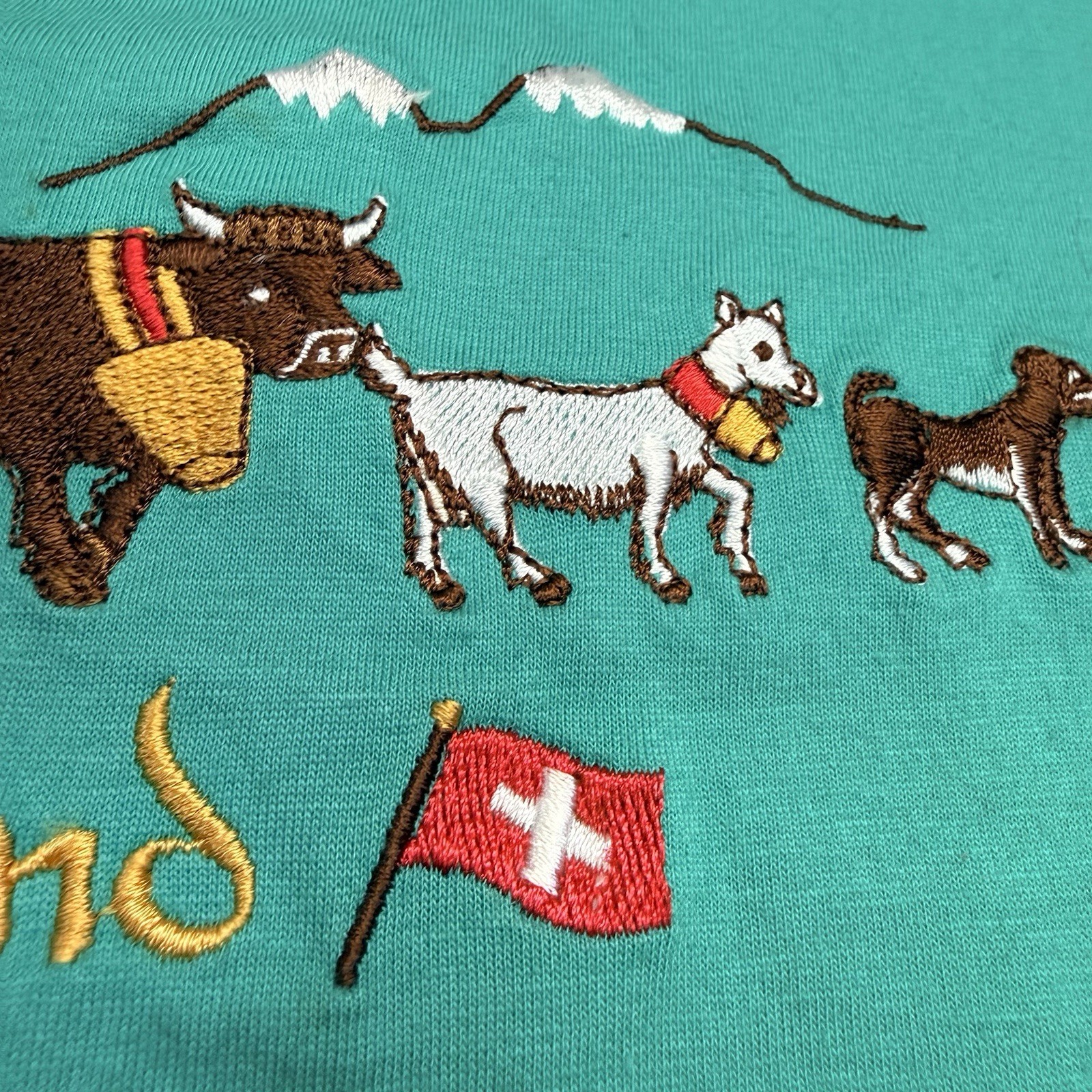 Switzerland T-Shirt Vintage Unisex Small Cows Bell Villagers Mountains Cotfer