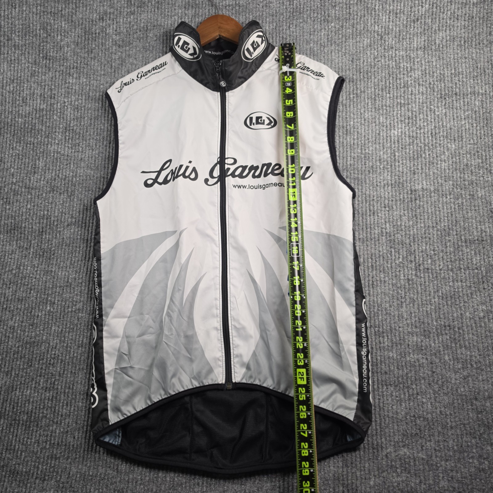 Louis Garneau Cycling Vest Mens XL White Black Mesh Back Spellout Y2K Gorpcore