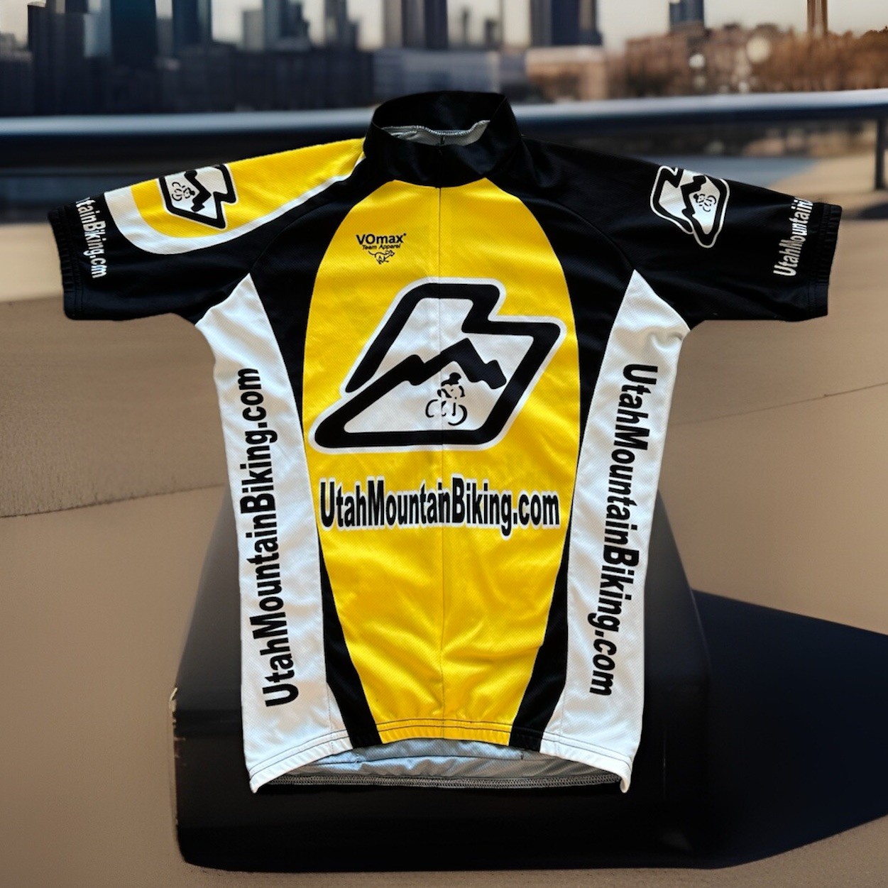VOmax Mens Cycling Bicycle Jersey with Pockets Zip Black Yellow Size Small