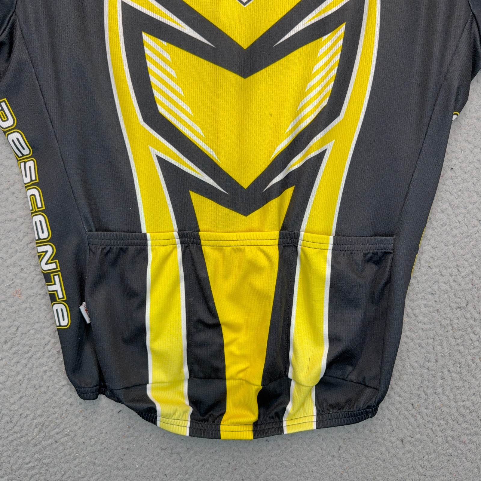 Descente Cycling Jersey Mens Large Black Yellow 3/4 Zip Pockets Athletic