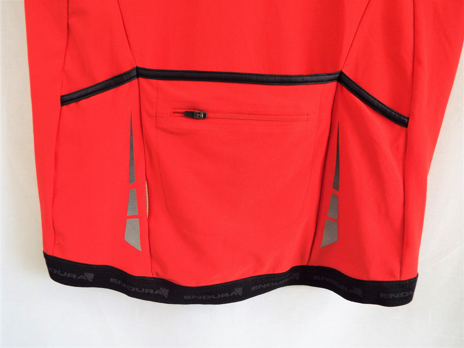 Men’s Endura Equipe Short Sleeve Red and Black Cycling Jersey Size XL