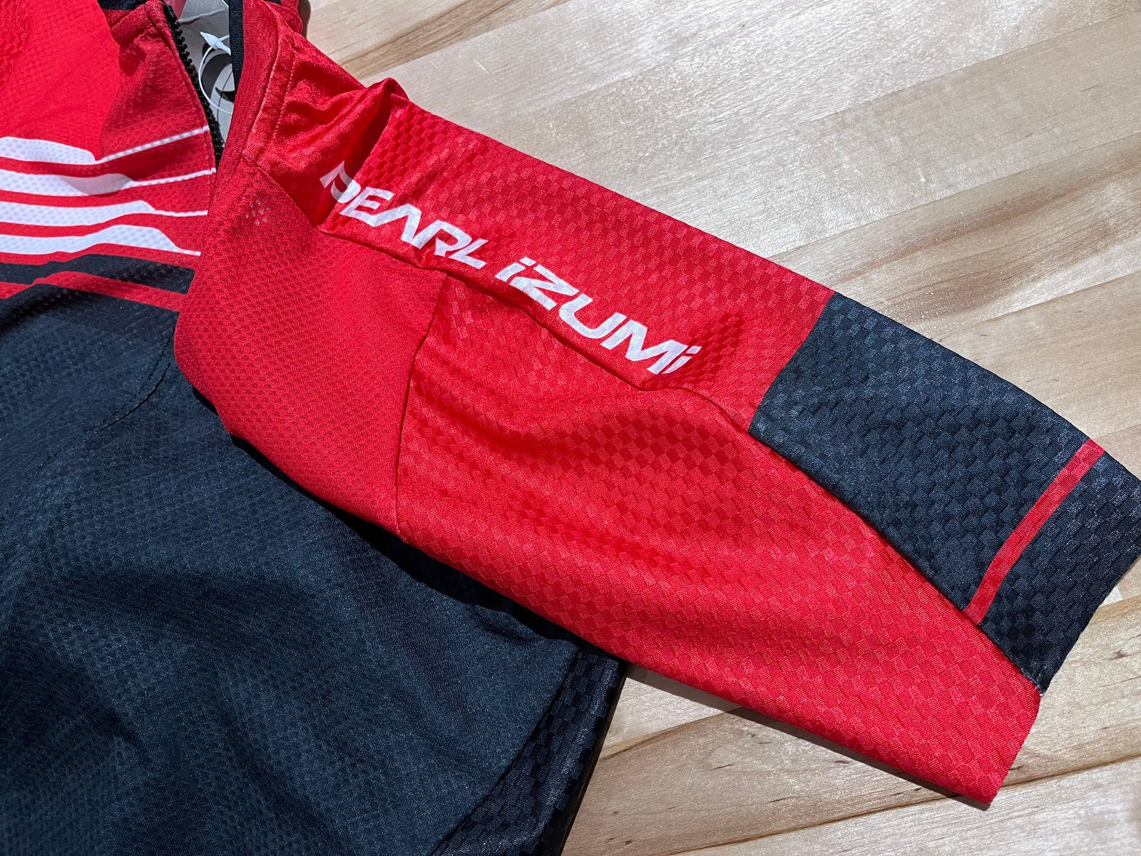 PEARL IZUMI Pro Mesh Jersey Red/Black Short Sleeve Zip Cycling Jersey Women’s XL