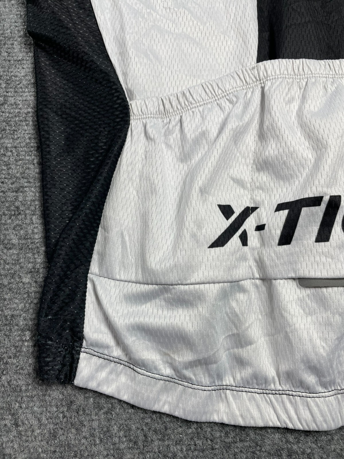 X-Tiger Men’s White/Black Full Zip Top Ride Sports Cycling Jersey Size XL