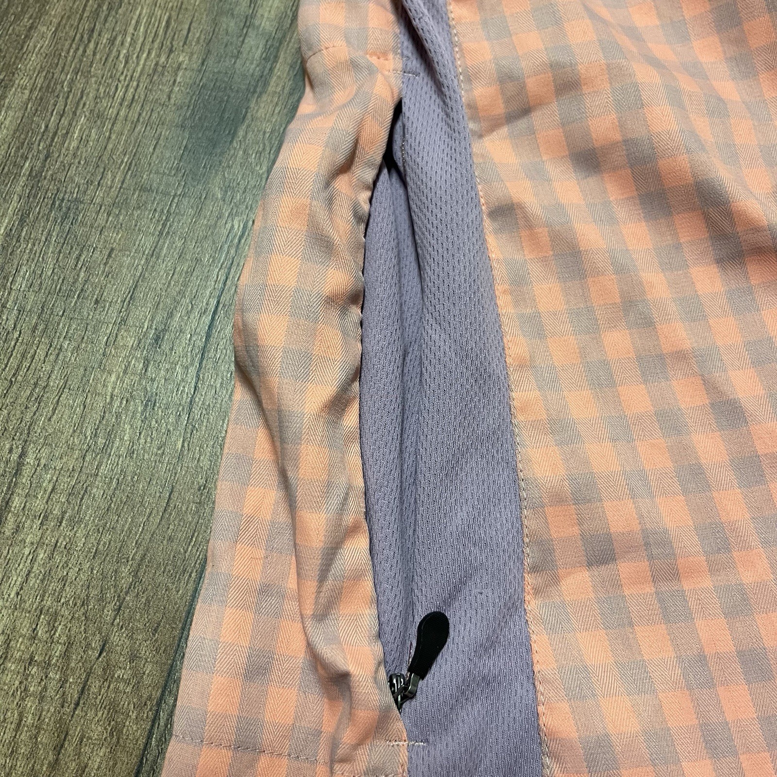 Club Ride Womens Bandara Cycling Shirt Size Small Peach Purple Plaid Side Mesh