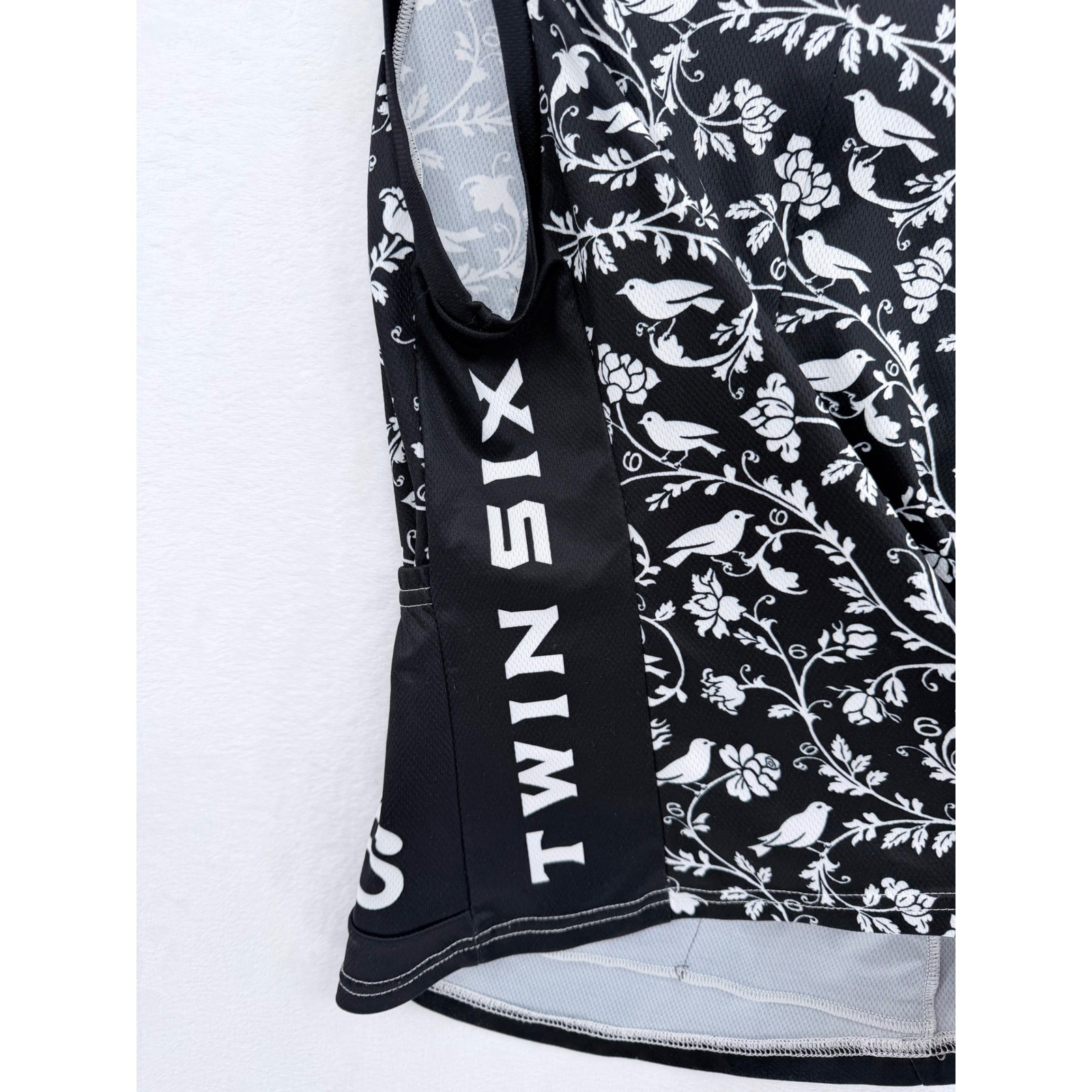 Twin Six The Bird Sleeveless Cycling Jersey Womens Medium Black White Floral Zip