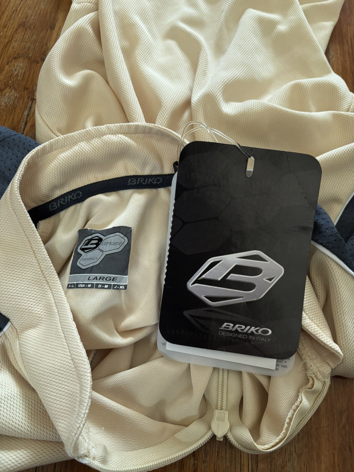 Concept by Brinko Designed in Italy Cycling Biking Tan Zip-Up US Medium Cream