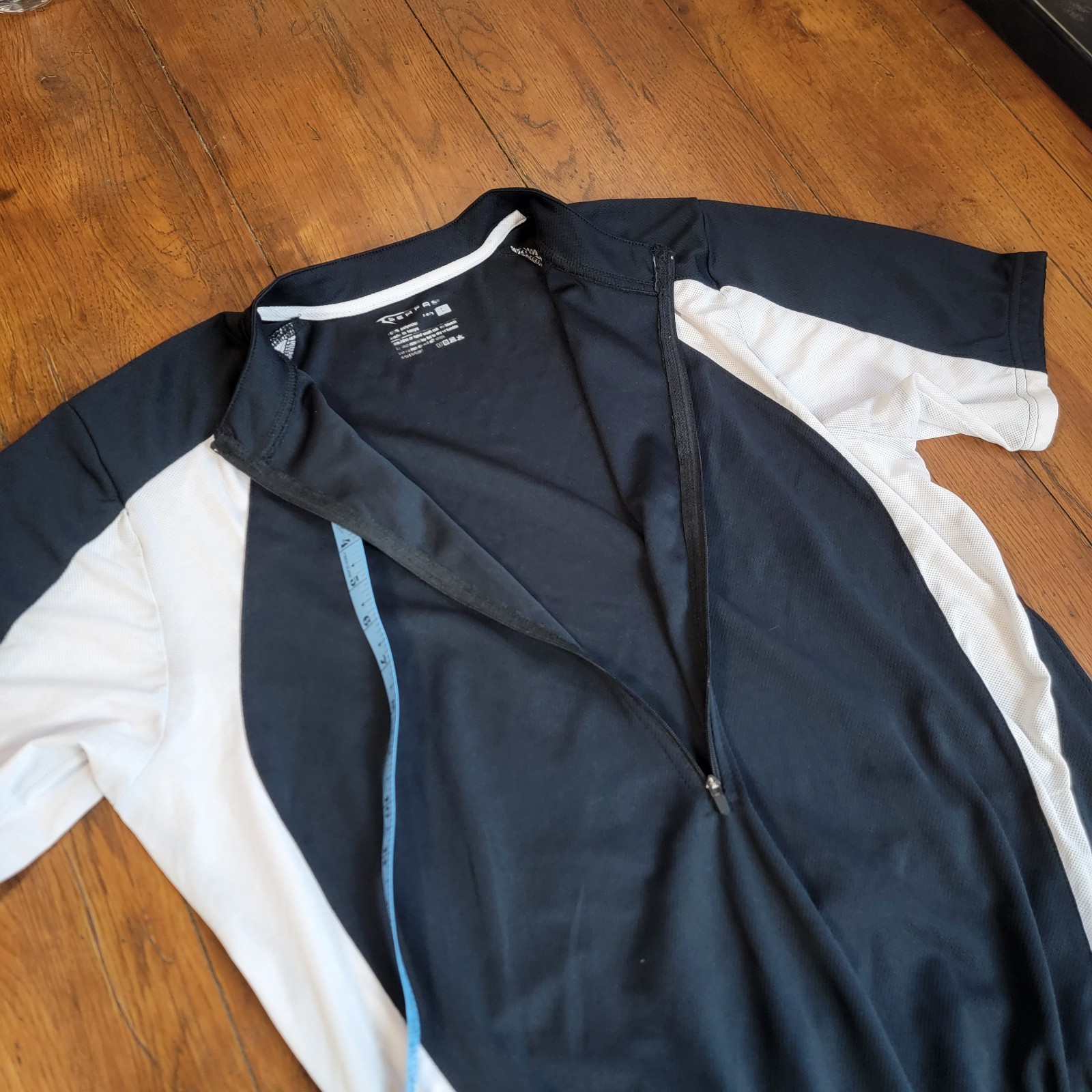 Serfas Mens Large Cycling Jersey 22.5″ P2P Mesh Sides (7/10) L Black White