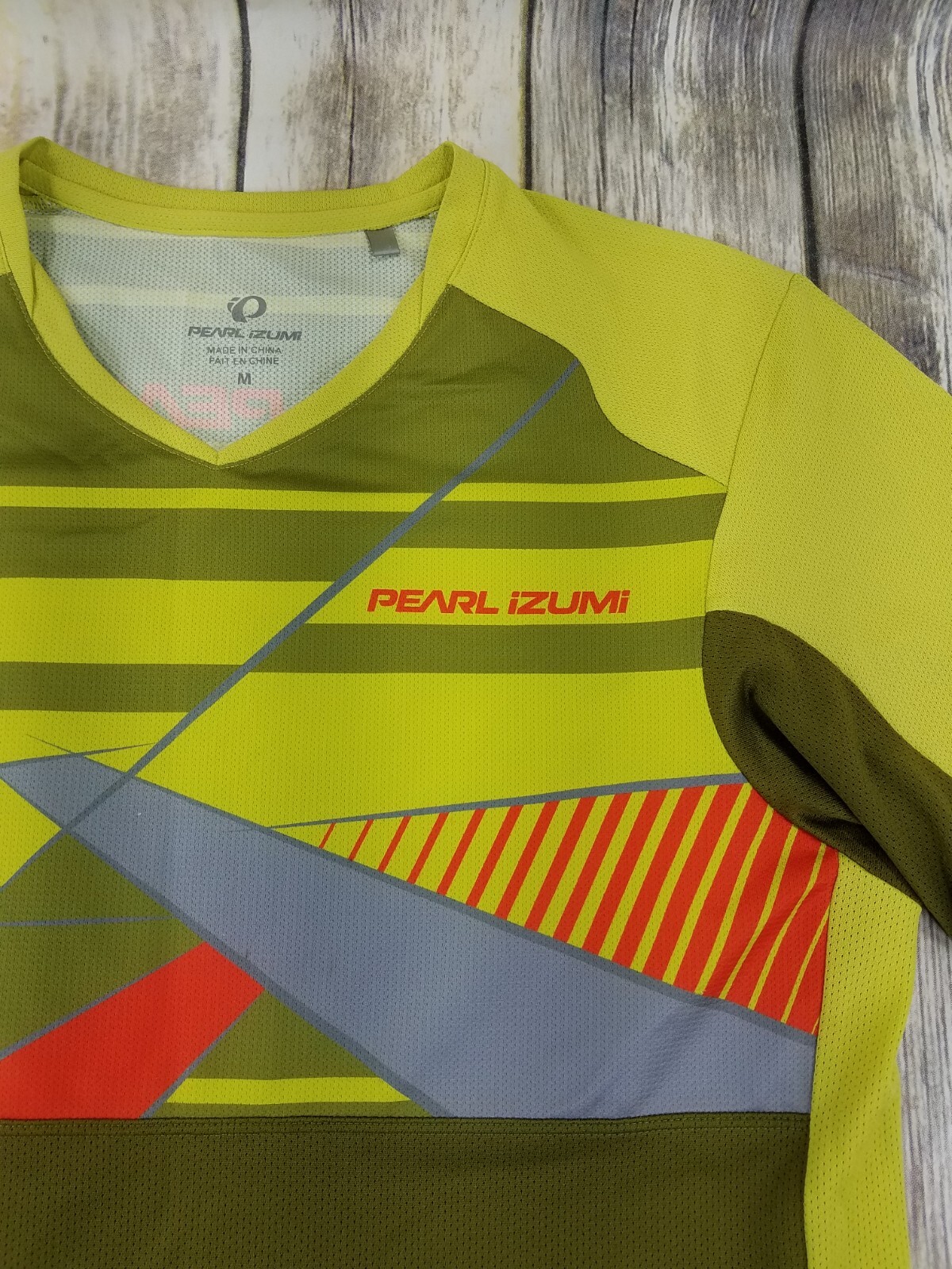 Pearl Izumi Cycling Shirt Mens Size M Green Polyester Stretch Pullover Active