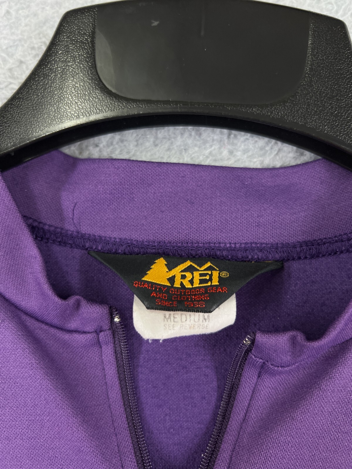 REI Cycling Jersey Womens Medium Purple 1/2 Zip Pockets 100% Polyester Mock Neck