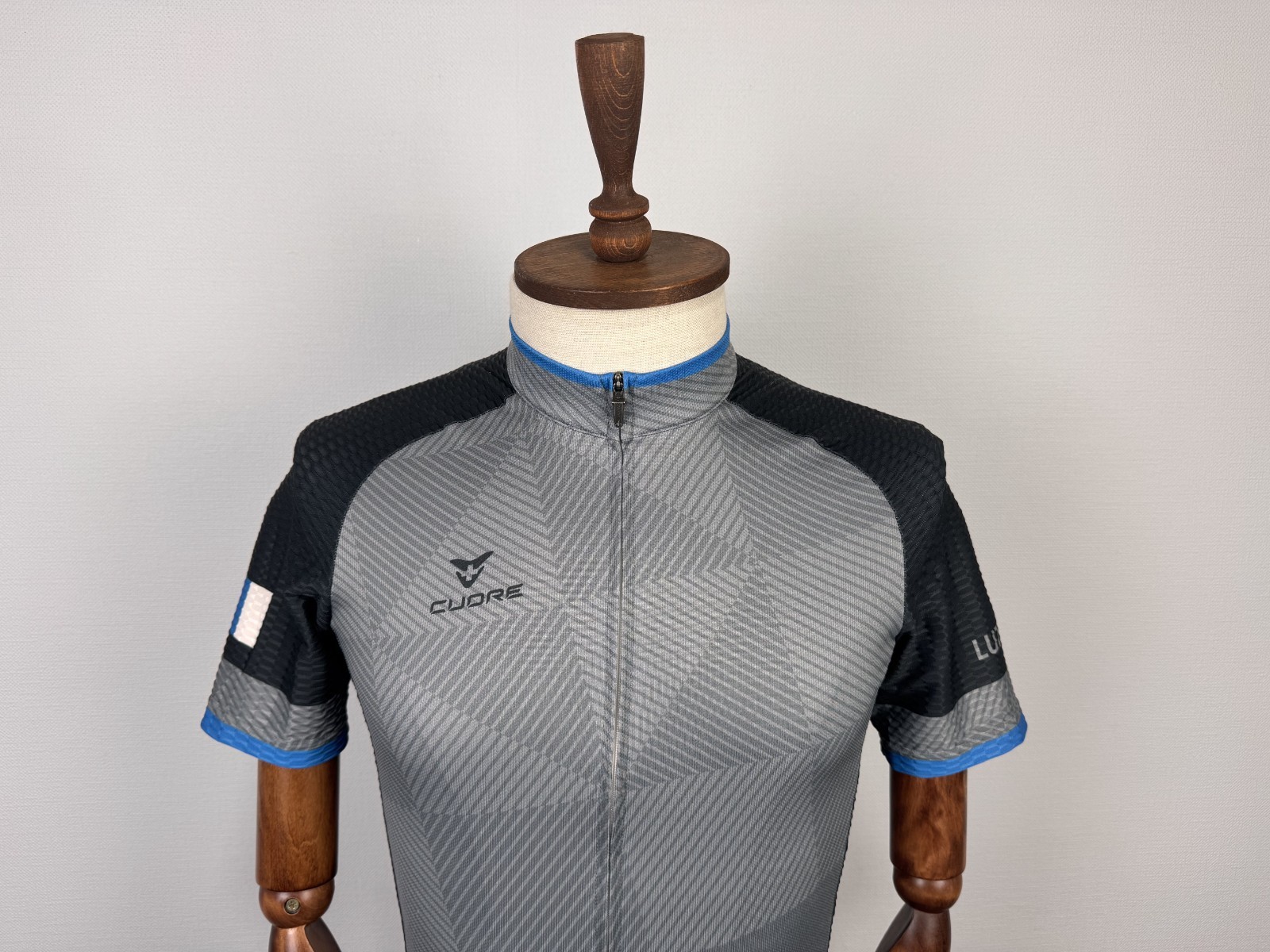 CUORE LUZERN Full Zip Gray Geometrical Pattern Cycling Jersey Sz S