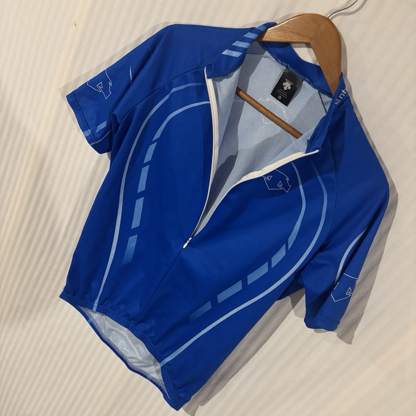 Descente Cycling Jersey Mens Medium H2ZERO Mock Neck 3/4 Zip Polyester KK-16