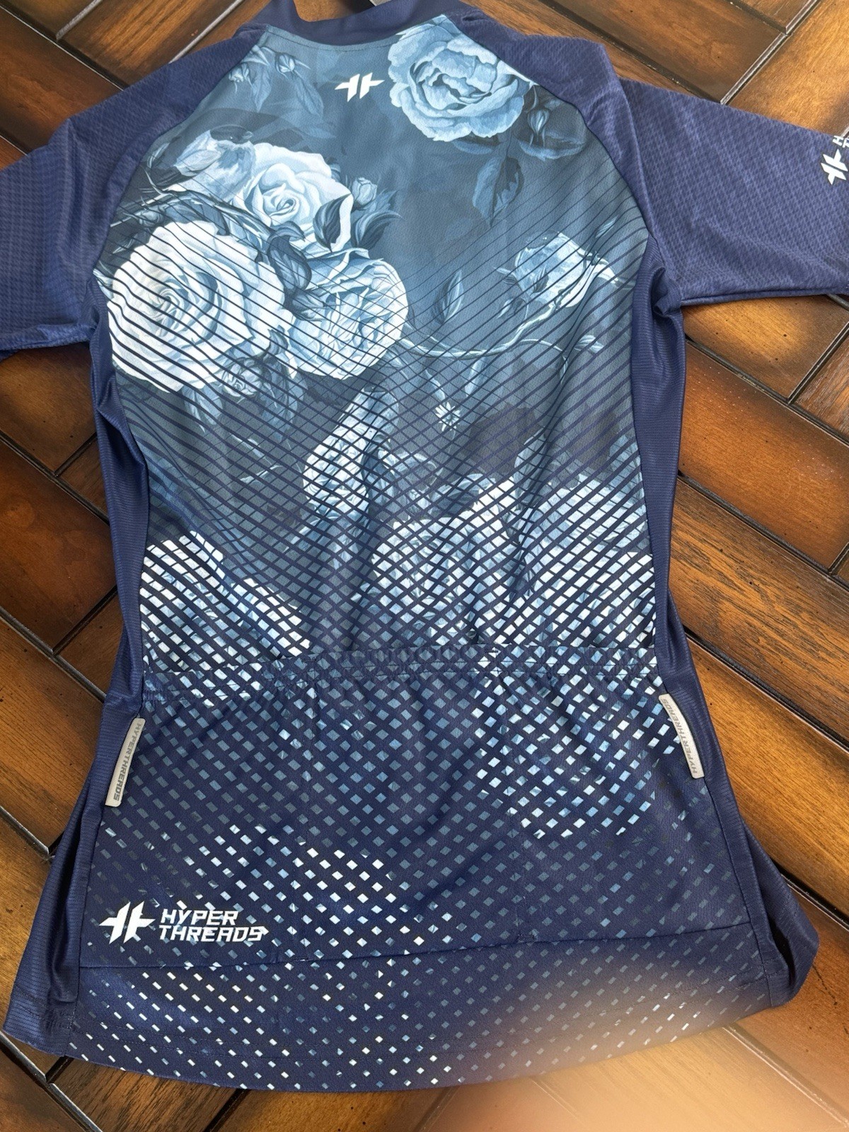 Hyper Threads Cycling, bicycle Jersey Size Extra Small. Blue floral