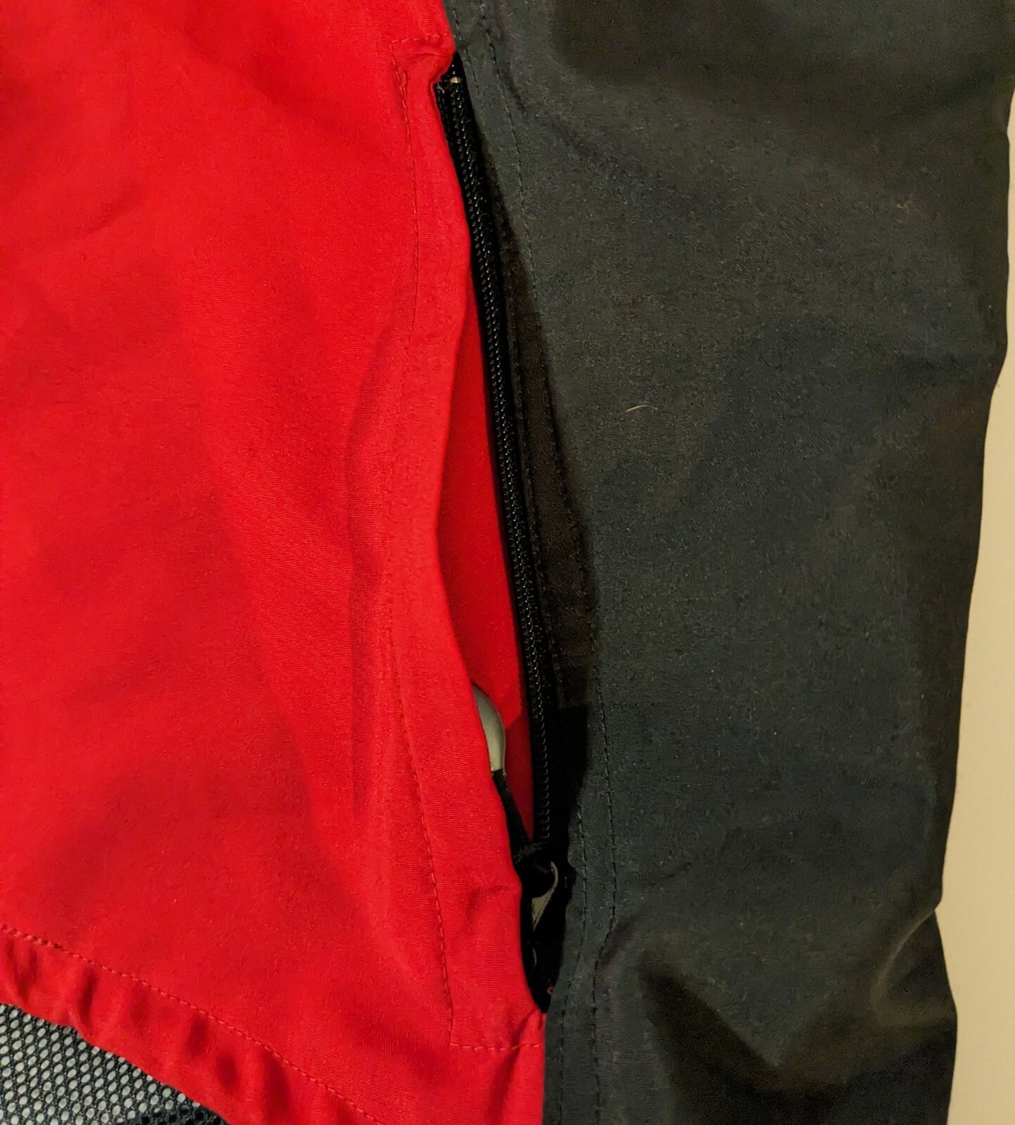 Shebeest Women’s Medium Cycling Vest, Bike, Run, Packable, Mesh Back, Red, Black