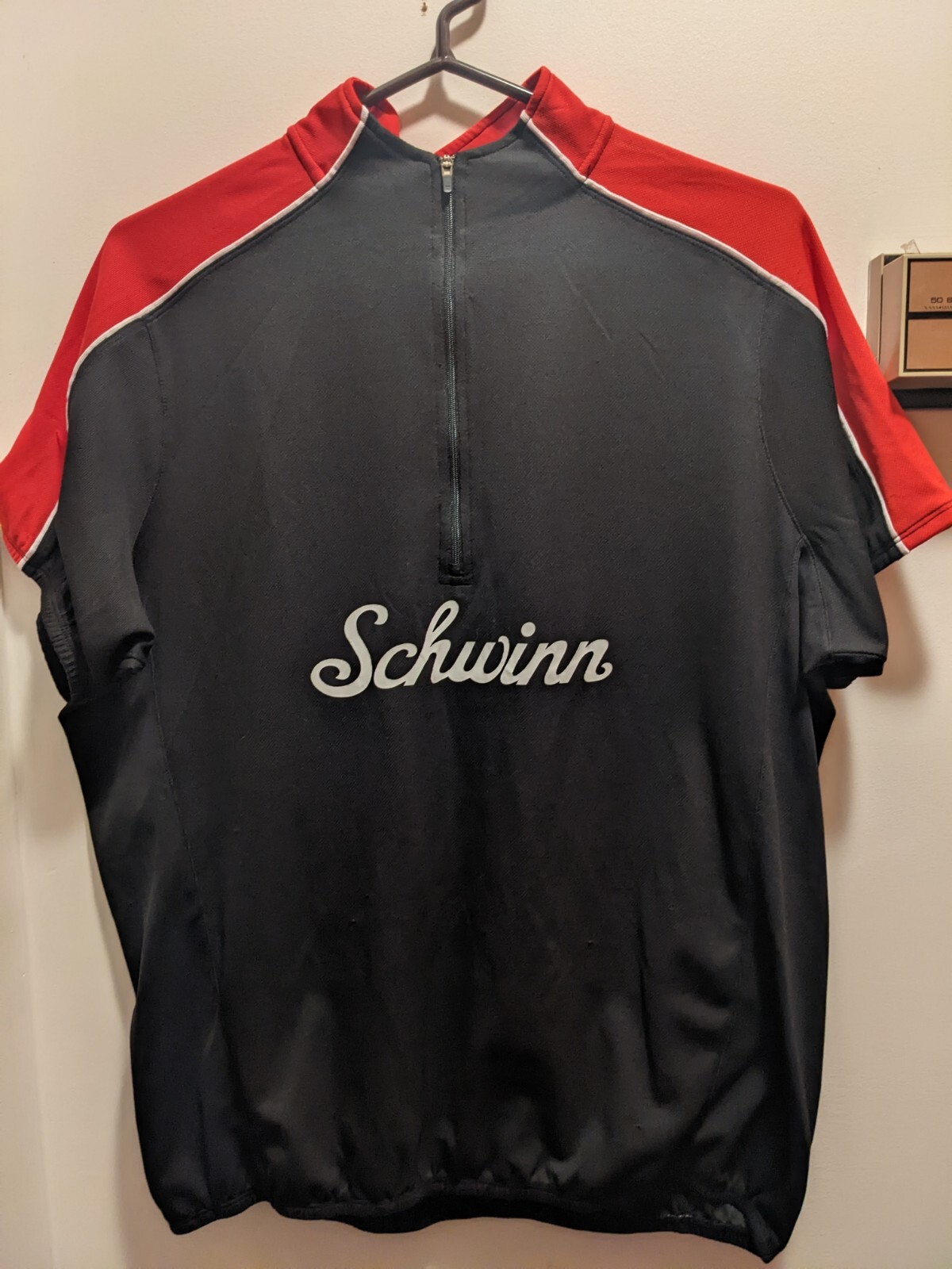 Schwinn Men’s Medium 1/2 Zip Black And Red Short Sleeved Cycling Jersey