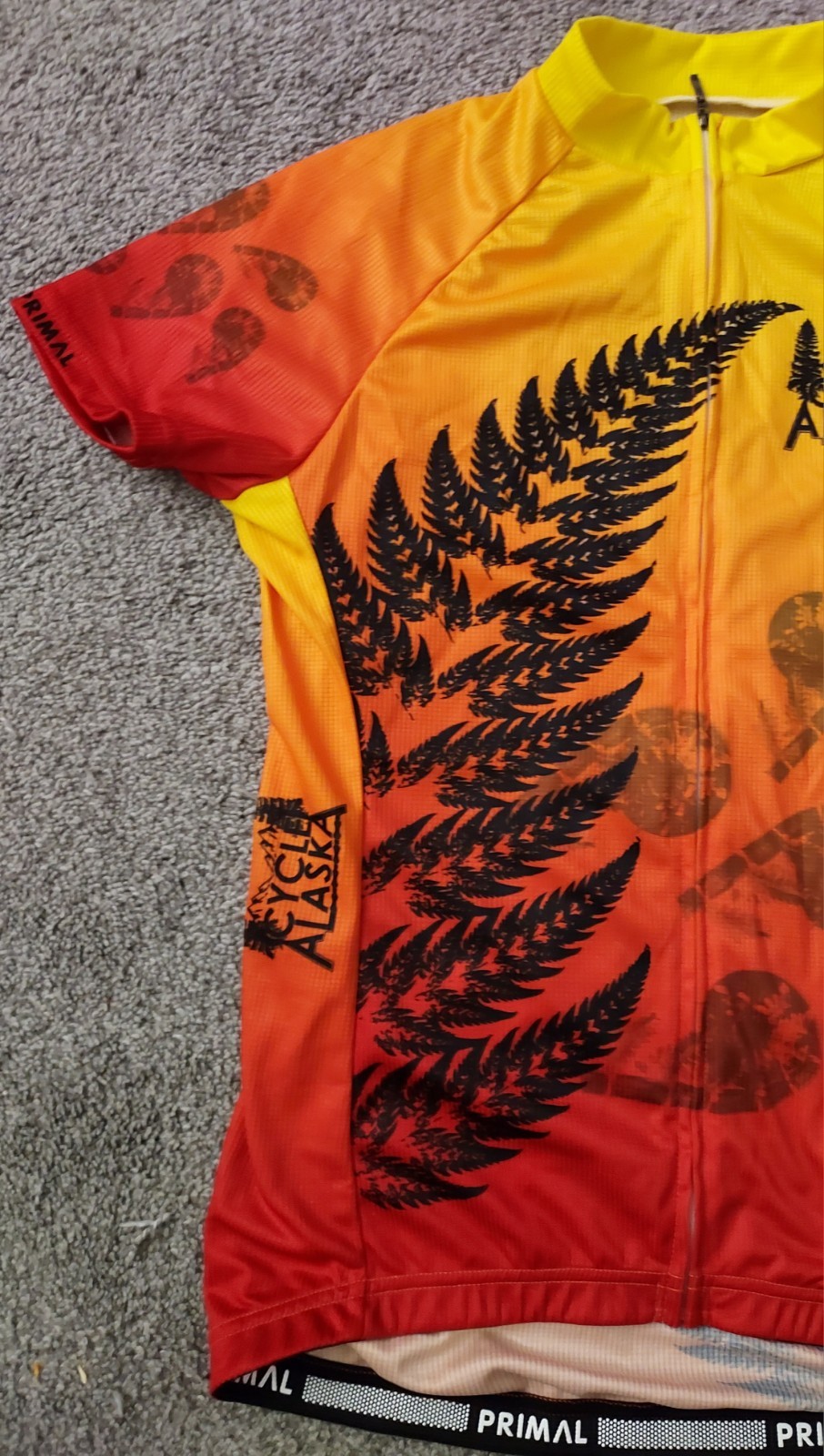 Primal Cycle Alaska Women’s Race Cut Jersey Medium 3 Pockets