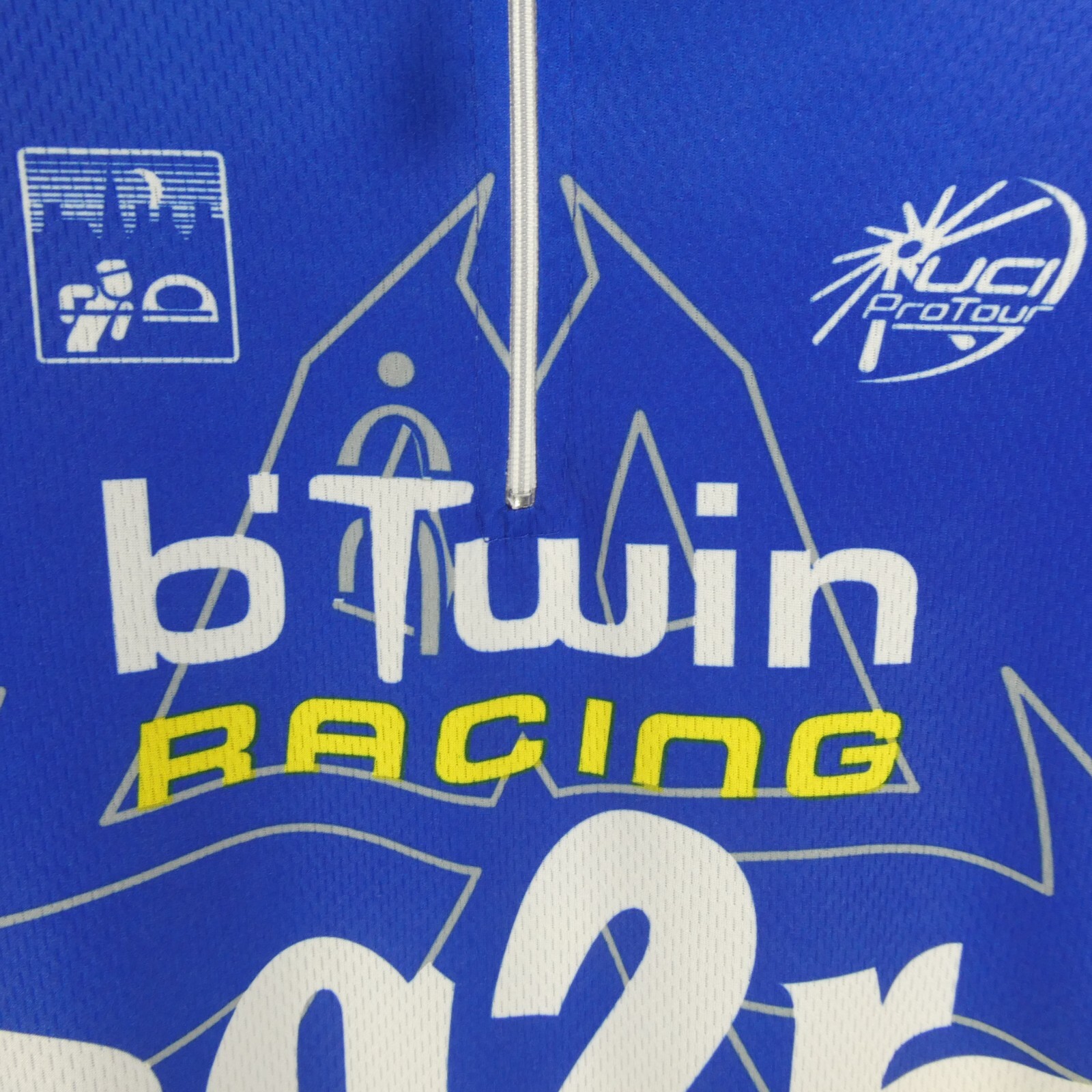 Zerie Men’s Medium B Twin Racing team ag2r Cycling Jersey Michelin