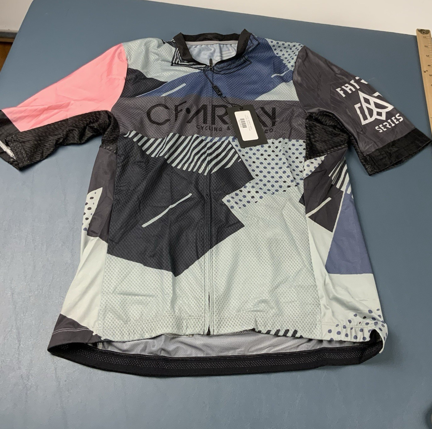 NWT Cycling Shirt Full Zip Pockets Vented Stretch Anti slip Army AOP Geo L 36R