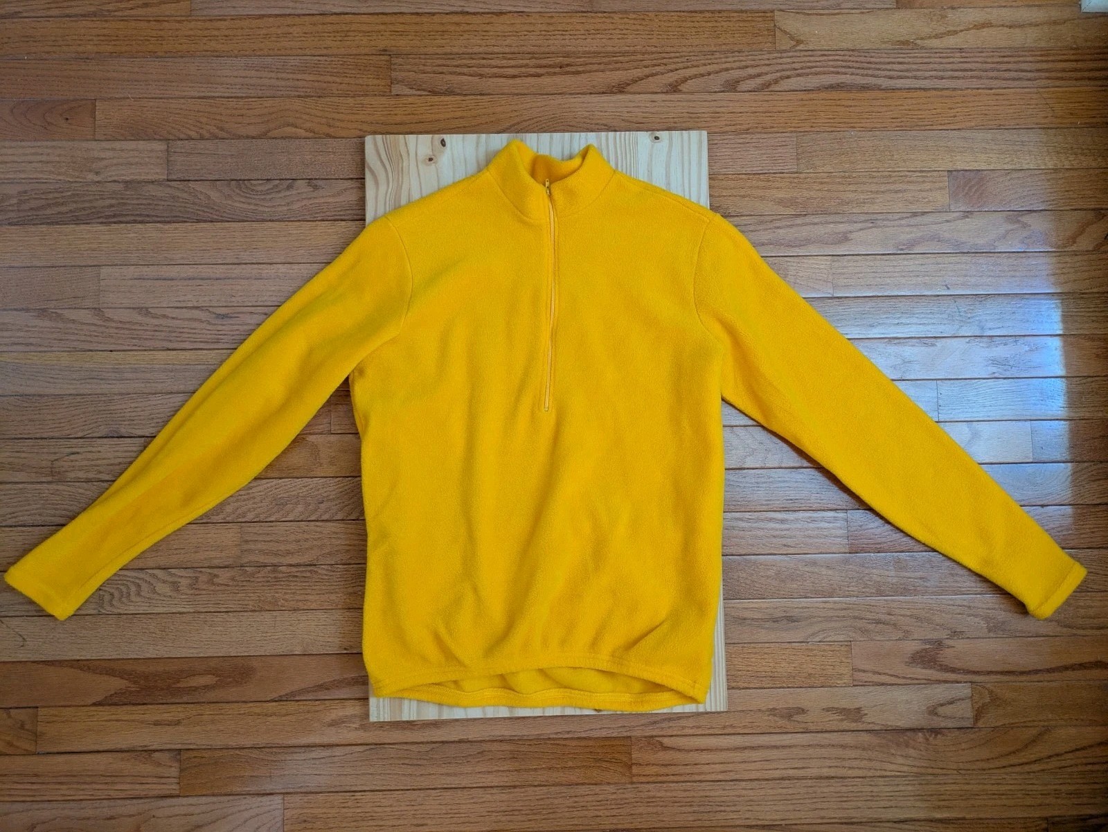 great cond cycling sz M Performance fleece, 3 pockets lower-back 1/2-zip yellow