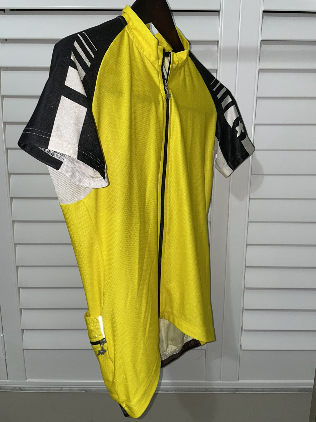 ASSOS SHORT SLEEVE FULL ZIP CYCLING JERSEY YELLOW LARGE