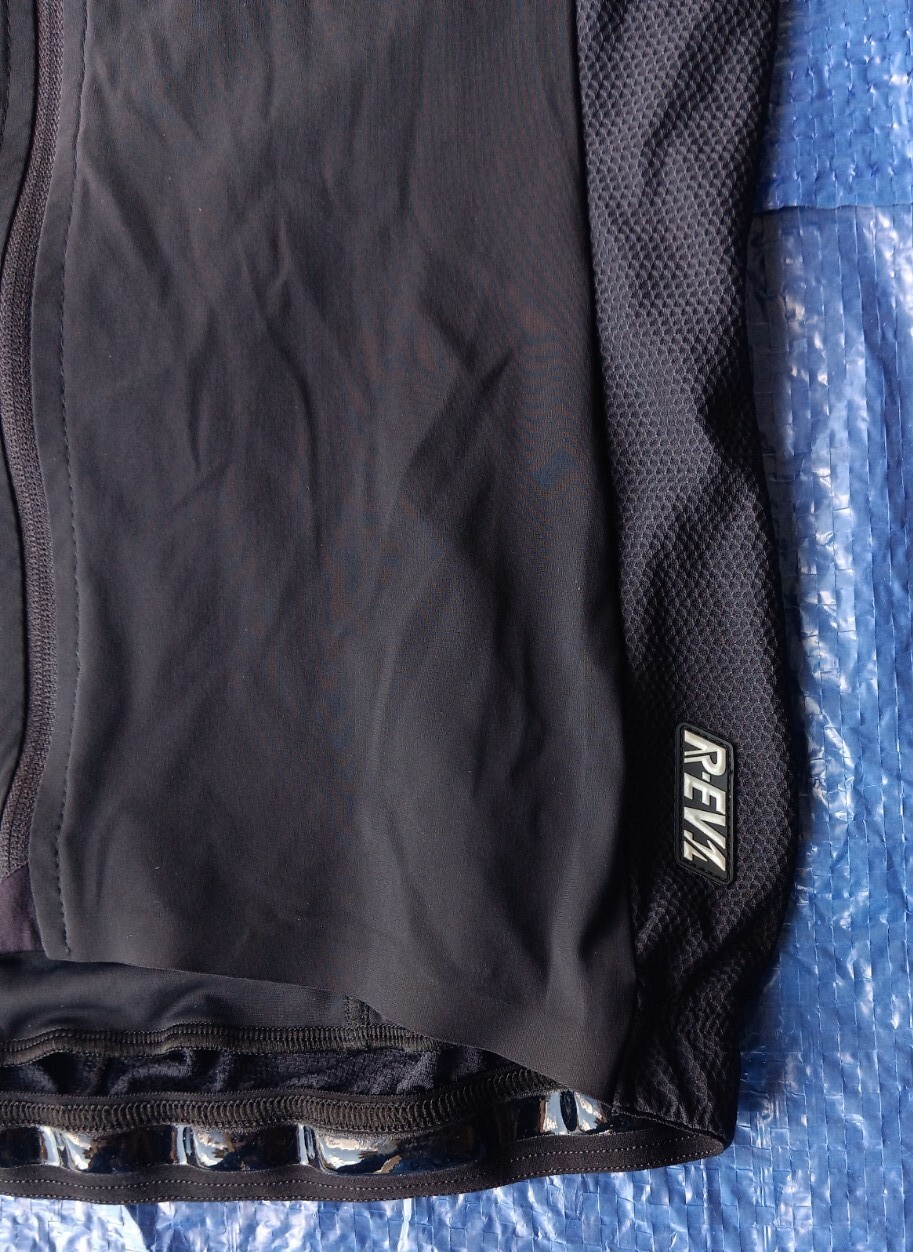 ALE Cycling Bundle – Black Fluorescent Jacket & Black ALE REV1 Jersey – Size SM