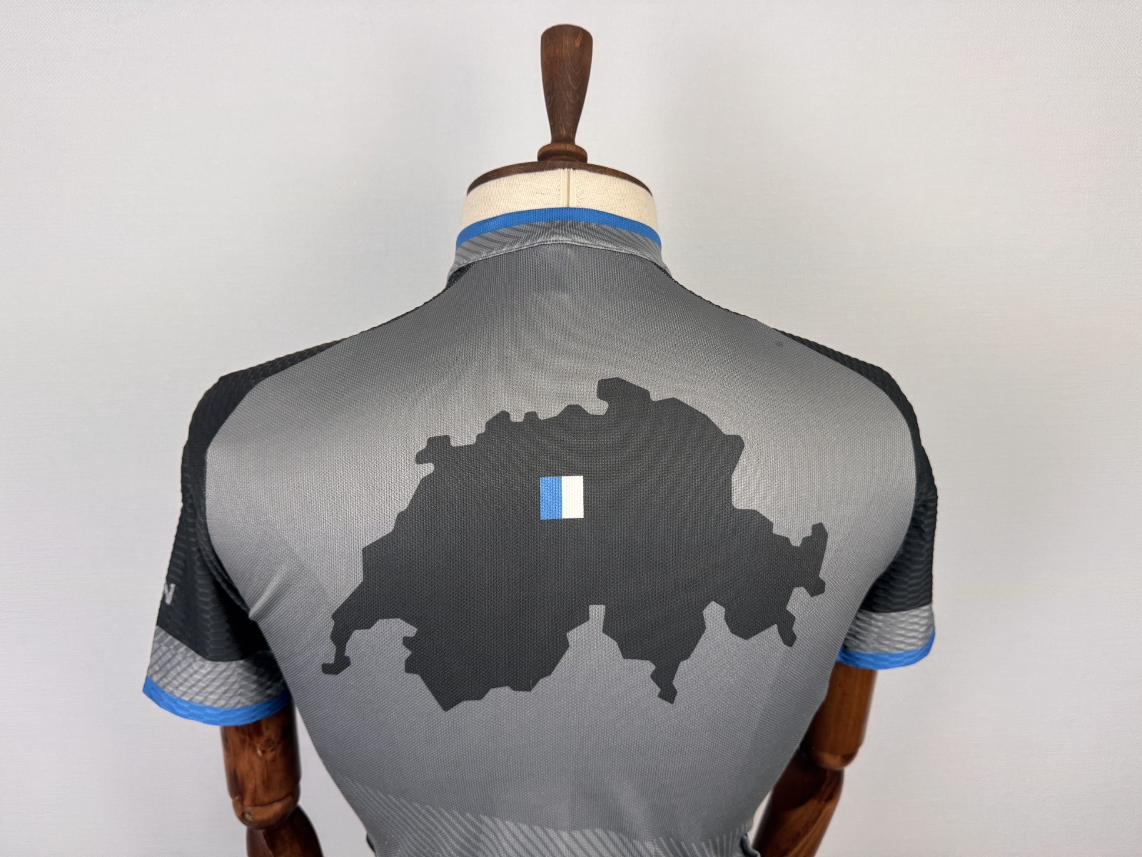 CUORE LUZERN Full Zip Gray Geometrical Pattern Cycling Jersey Sz S