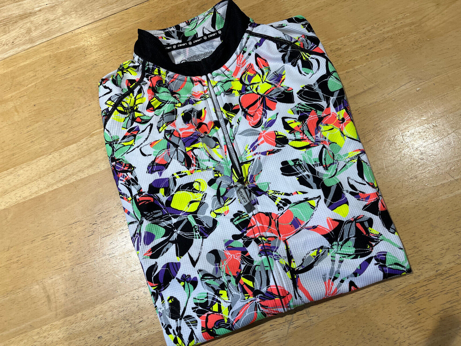 CANARI Women’s Sz M Multi-color Butterfly Design Zip Up Cycling Bike Jersey
