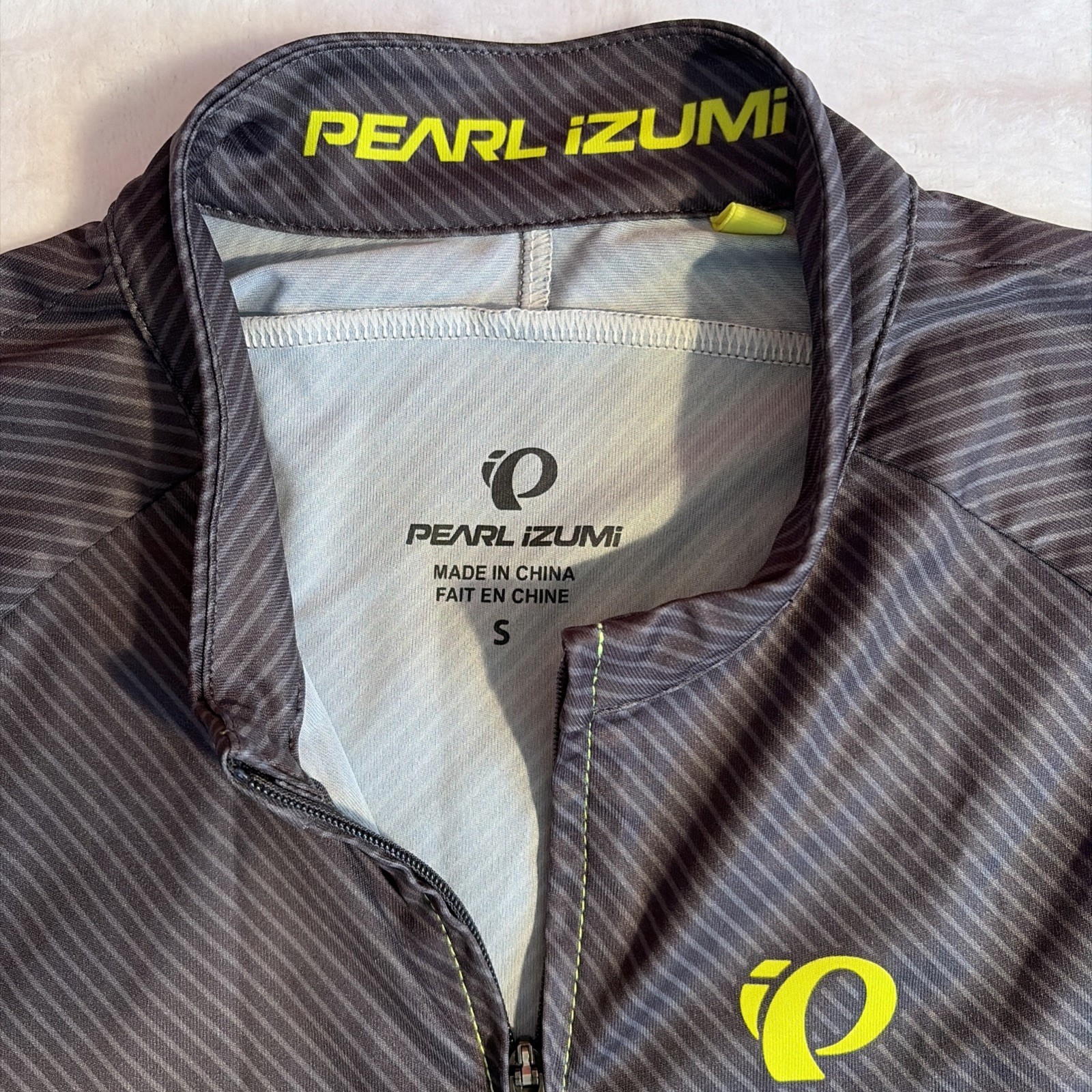Pearl Izumi Cycling Jersey Short Sleeve full zip Lightweight Size S Woman